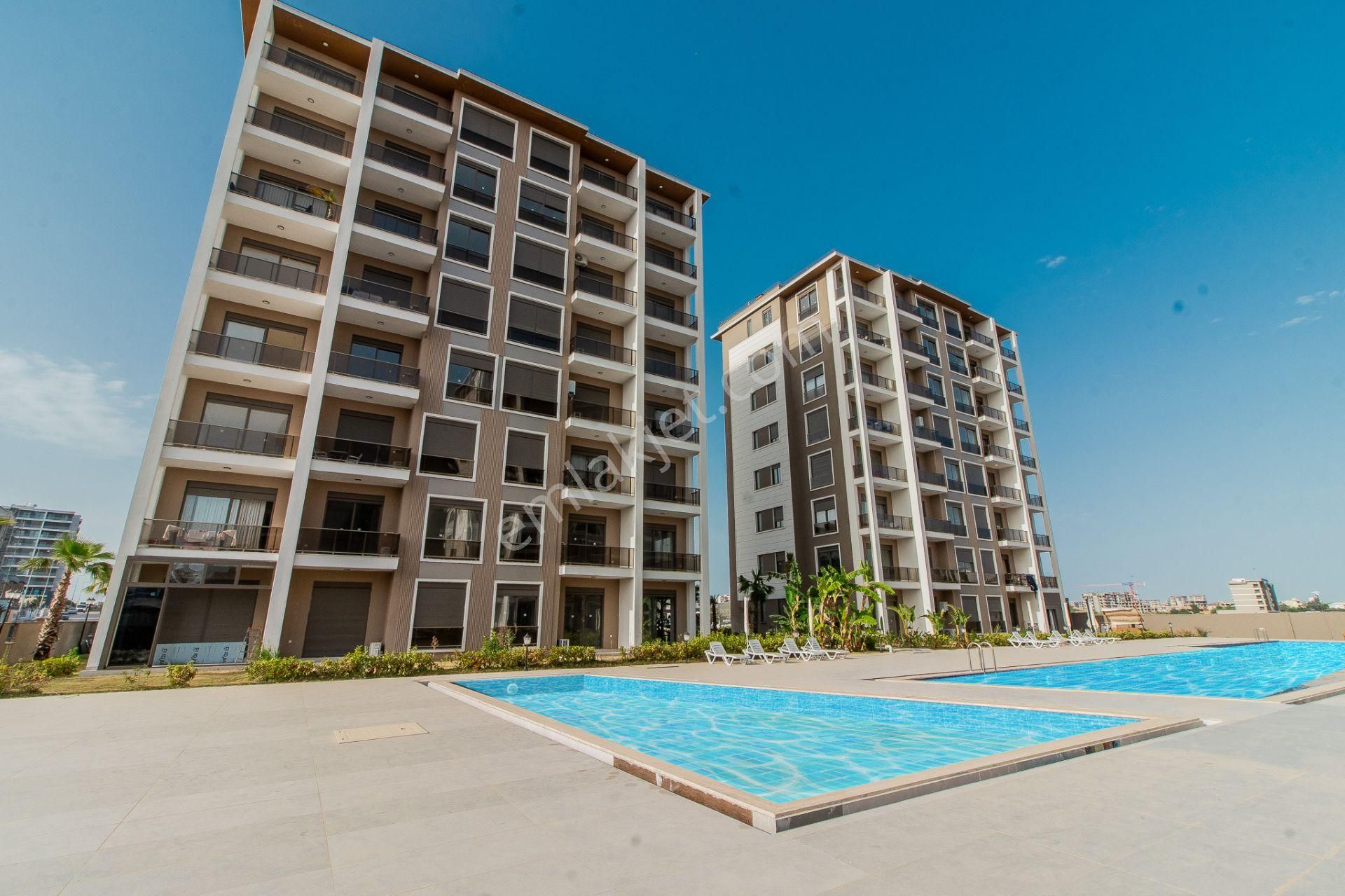 The Viole Sitesinde Bahçe Kullanımlı 2+1 Lüks Daire