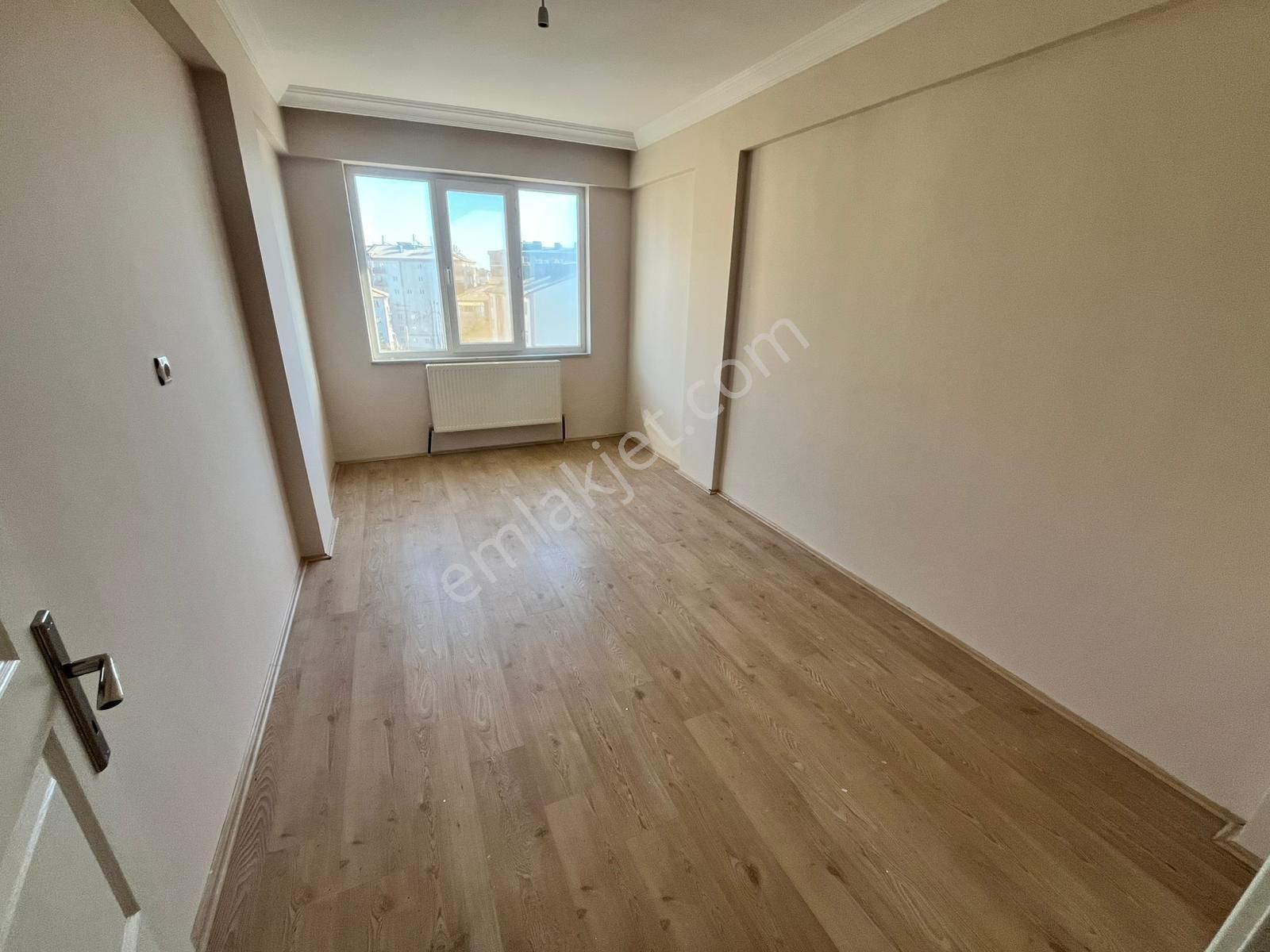 Karakaya Gayrimenkulden Şehir Merkezinde, Sıfır Ayarında, Geniş Ve Konforlu 3+1 Kiralık - Görsel 10