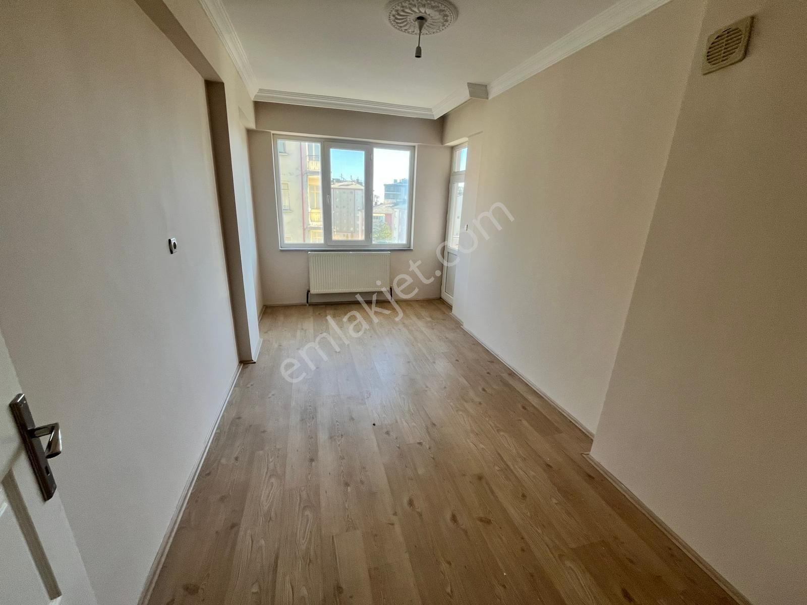 Karakaya Gayrimenkulden Şehir Merkezinde, Sıfır Ayarında, Geniş Ve Konforlu 3+1 Kiralık - Görsel 2