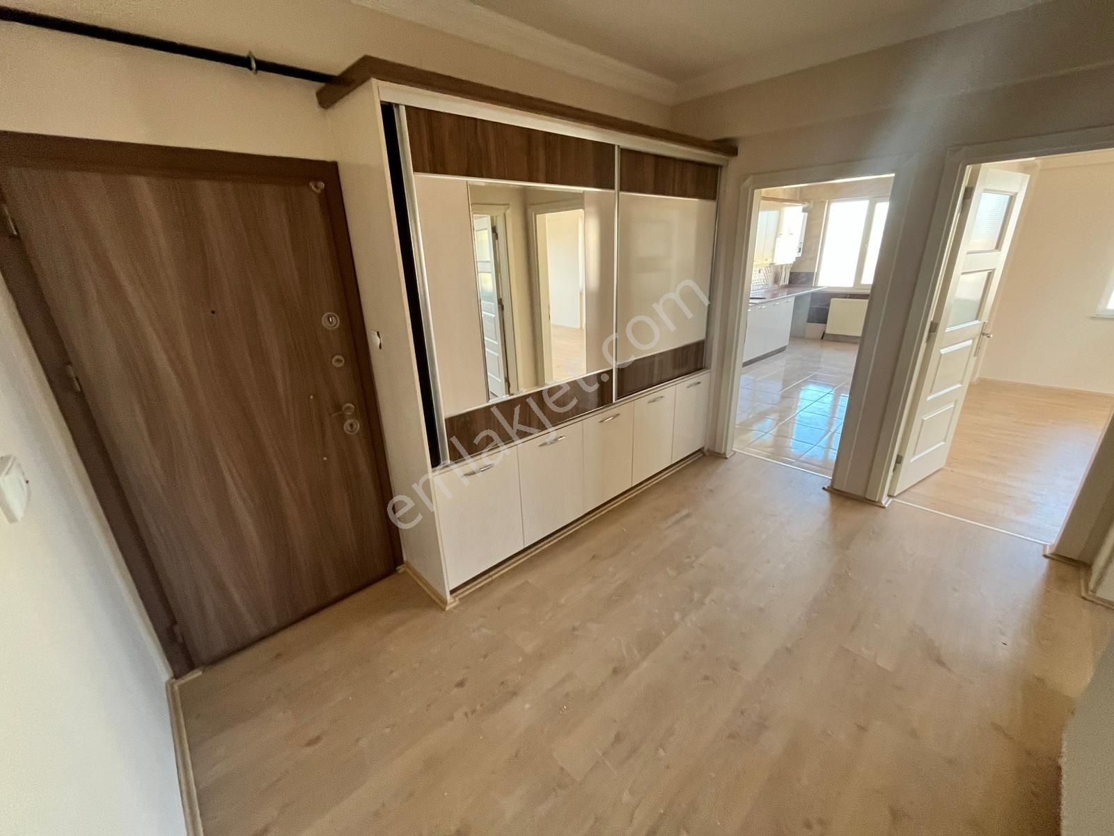 Karakaya Gayrimenkulden Şehir Merkezinde, Sıfır Ayarında, Geniş Ve Konforlu 3+1 Kiralık - Görsel 8