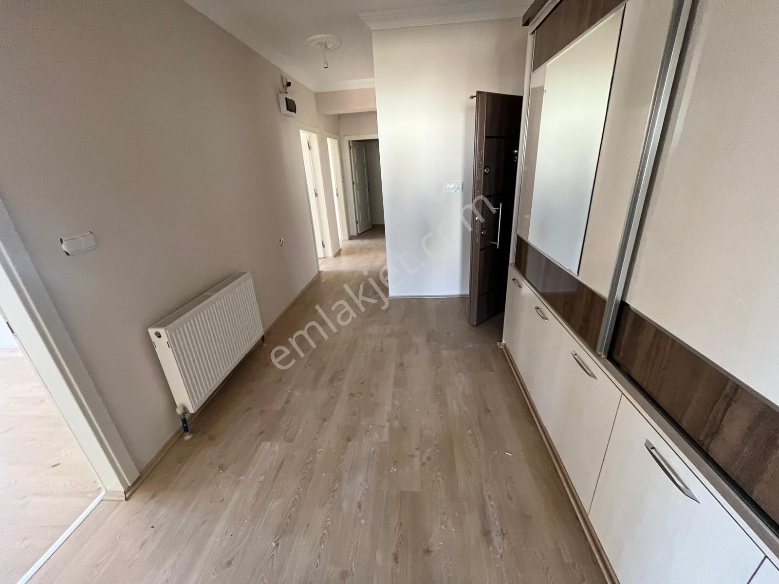 Karakaya Gayrimenkulden Şehir Merkezinde, Sıfır Ayarında, Geniş Ve Konforlu 3+1 Kiralık - Görsel 11