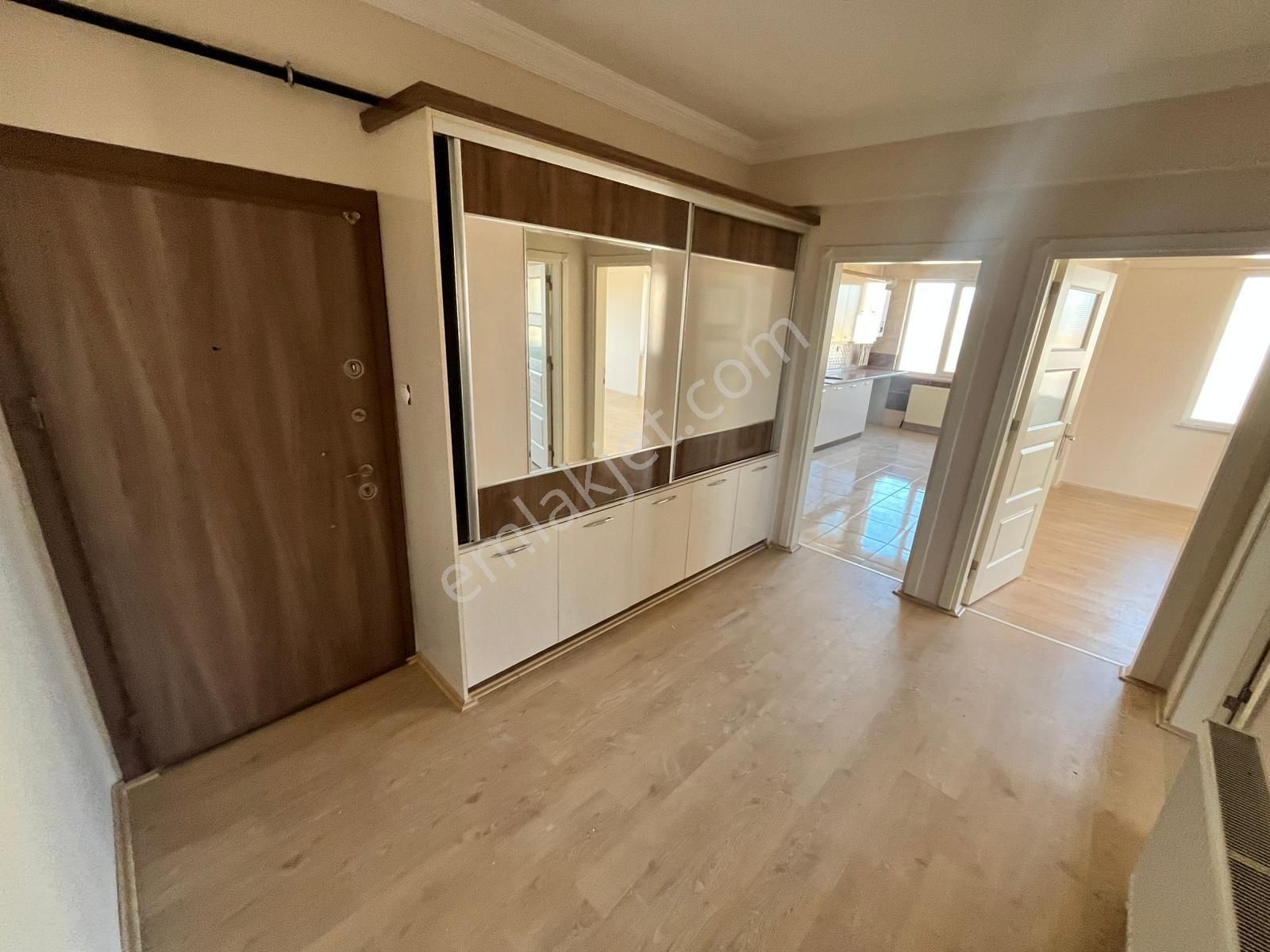 Karakaya Gayrimenkulden Şehir Merkezinde, Sıfır Ayarında, Geniş Ve Konforlu 3+1 Kiralık - Görsel 7