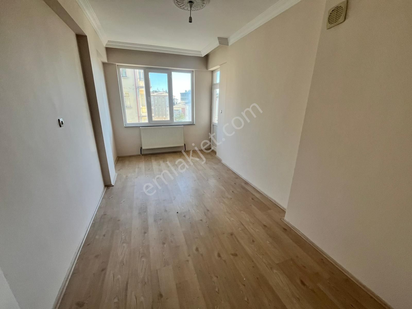 Karakaya Gayrimenkulden Şehir Merkezinde, Sıfır Ayarında, Geniş Ve Konforlu 3+1 Kiralık - Görsel 13