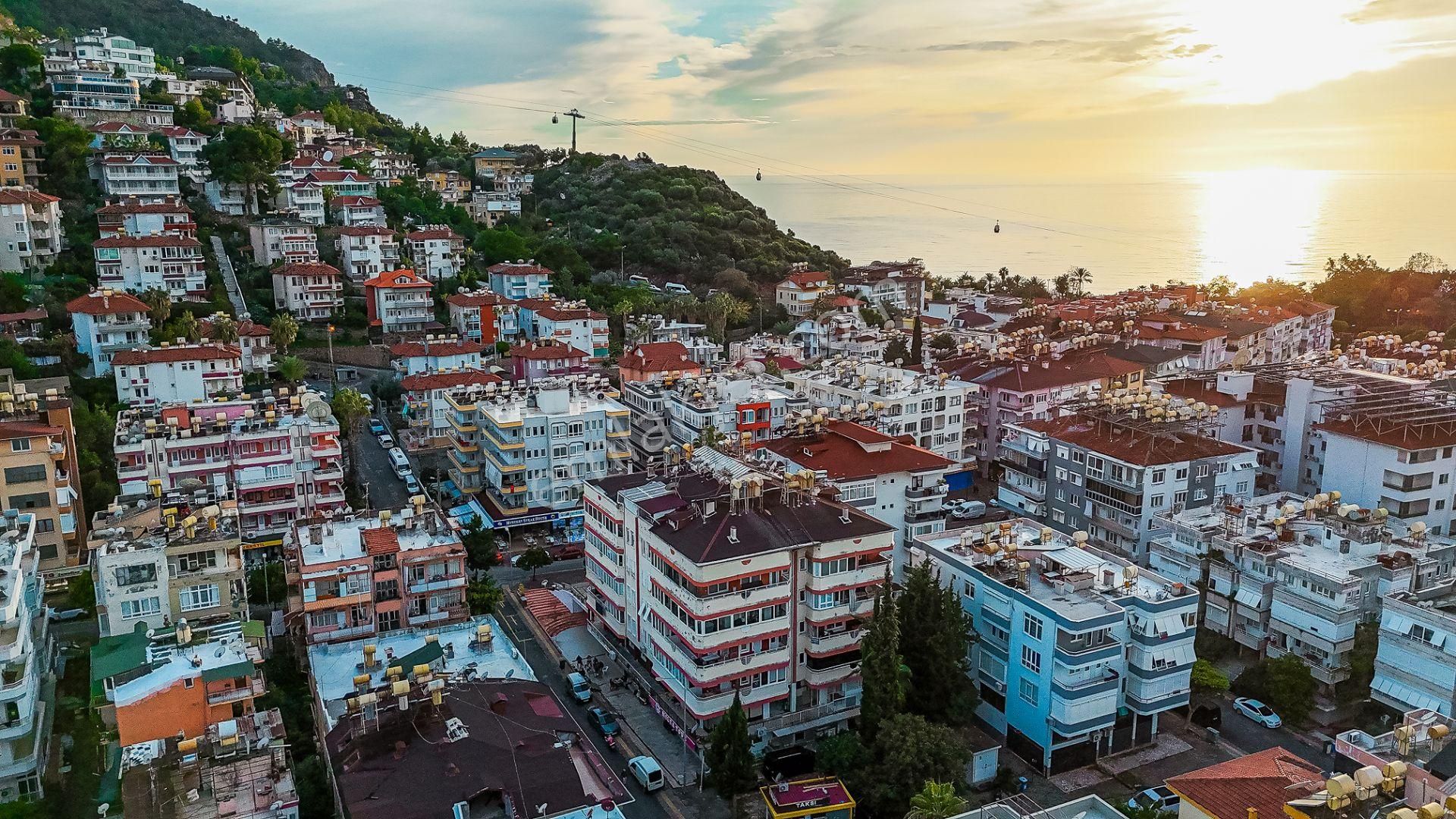 Alanya Damlataş Caddesinde 2+1 Eşyalı Giriş Kat - Görsel 12
