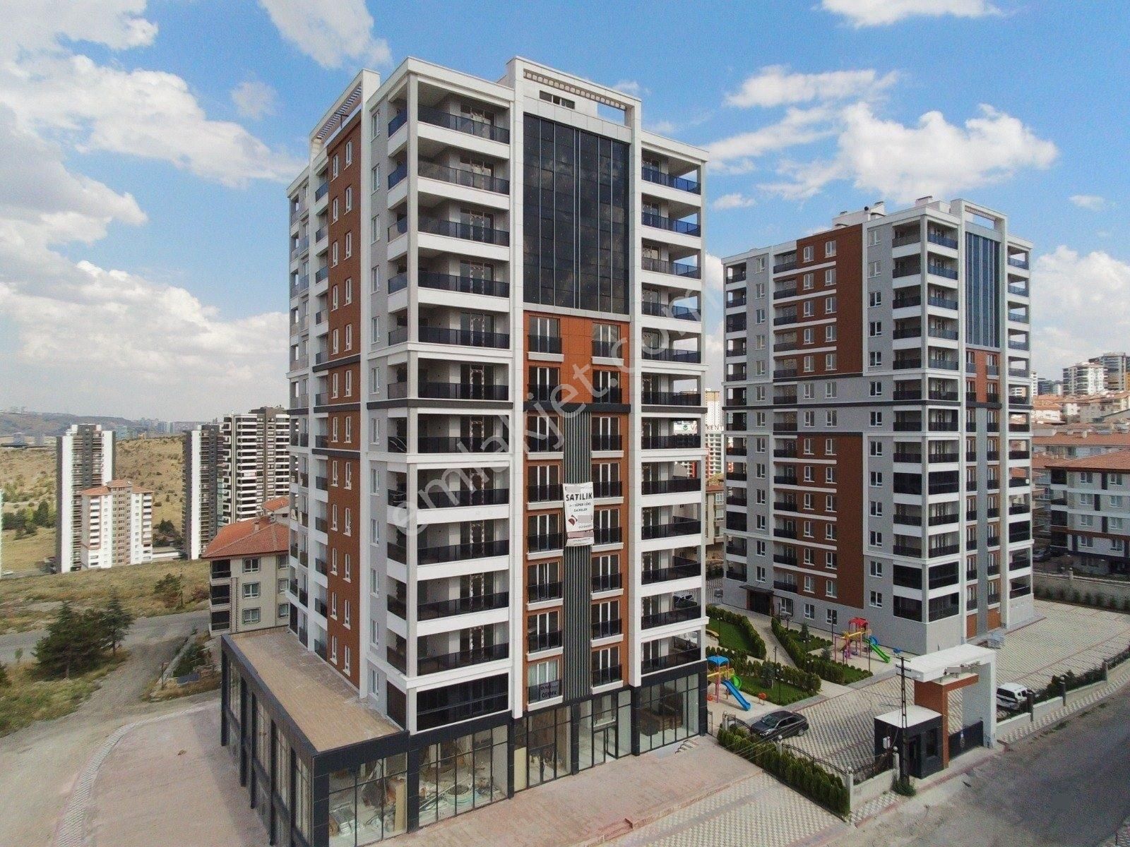 Çift Bloklu Sitede Ovacık Manzaralı 4+1 Süper Lüks Daire