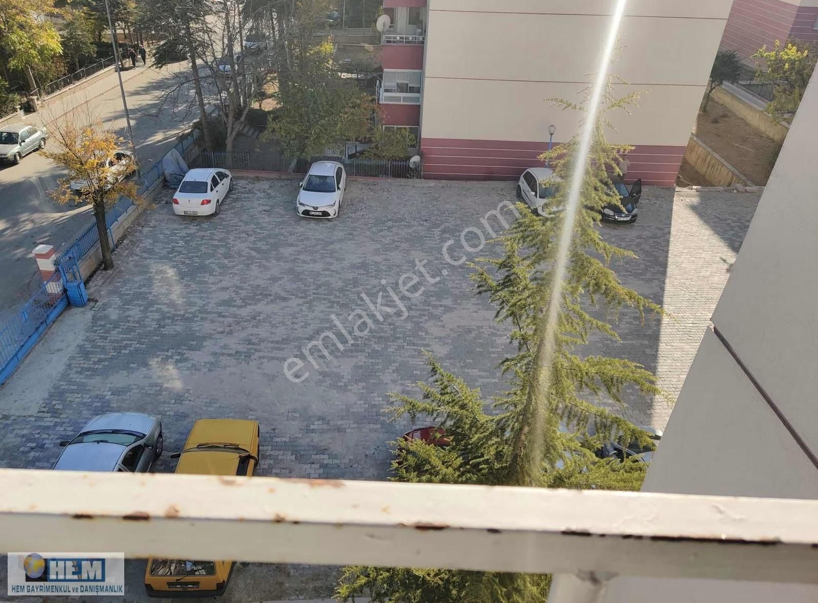 Ostim Serhat Mahallesinde 150 Evler Sitesinde Kiralık 3+1 Daire