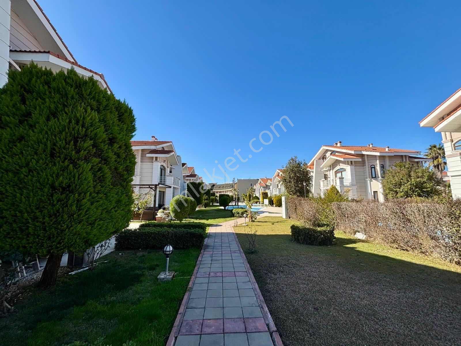 Belek'te Lüks Site İçinde 3+1 Şömineli Triplex Kiralık Villa - Görsel 22