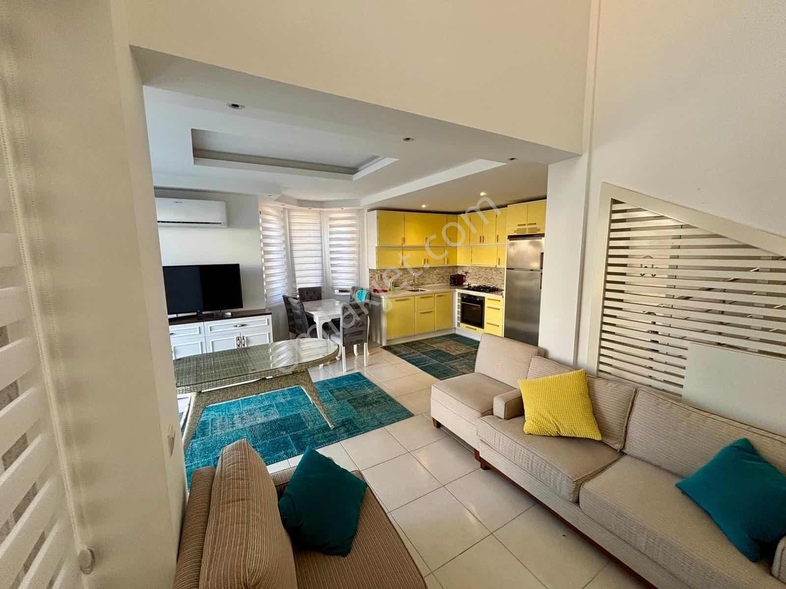 Belek'te Lüks Site İçinde 3+1 Şömineli Triplex Villa - Görsel 11