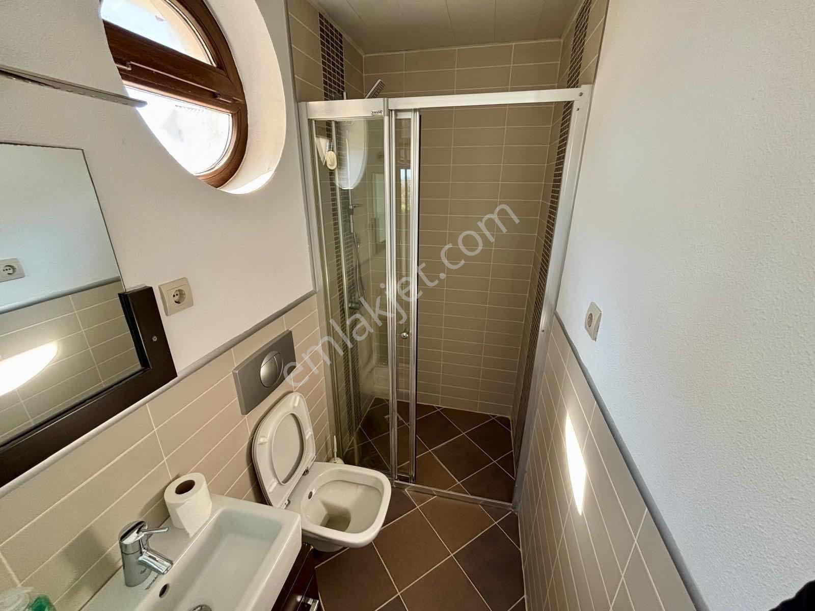 Belek'te Lüks Site İçinde 3+1 Şömineli Triplex Kiralık Villa - Görsel 18