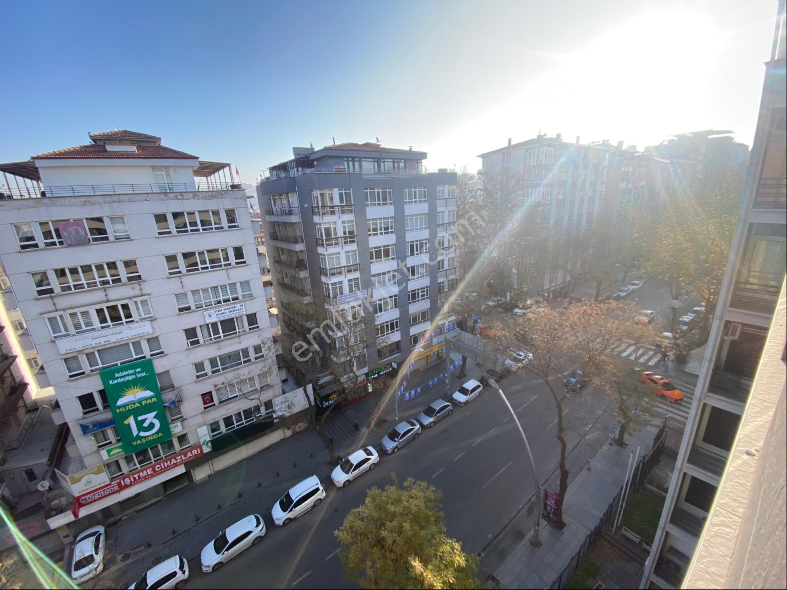 Ankara'nın Kalbi Kızılay'da Satılık Kapalı Garajlı Asansörlü 1+1 - Görsel 10