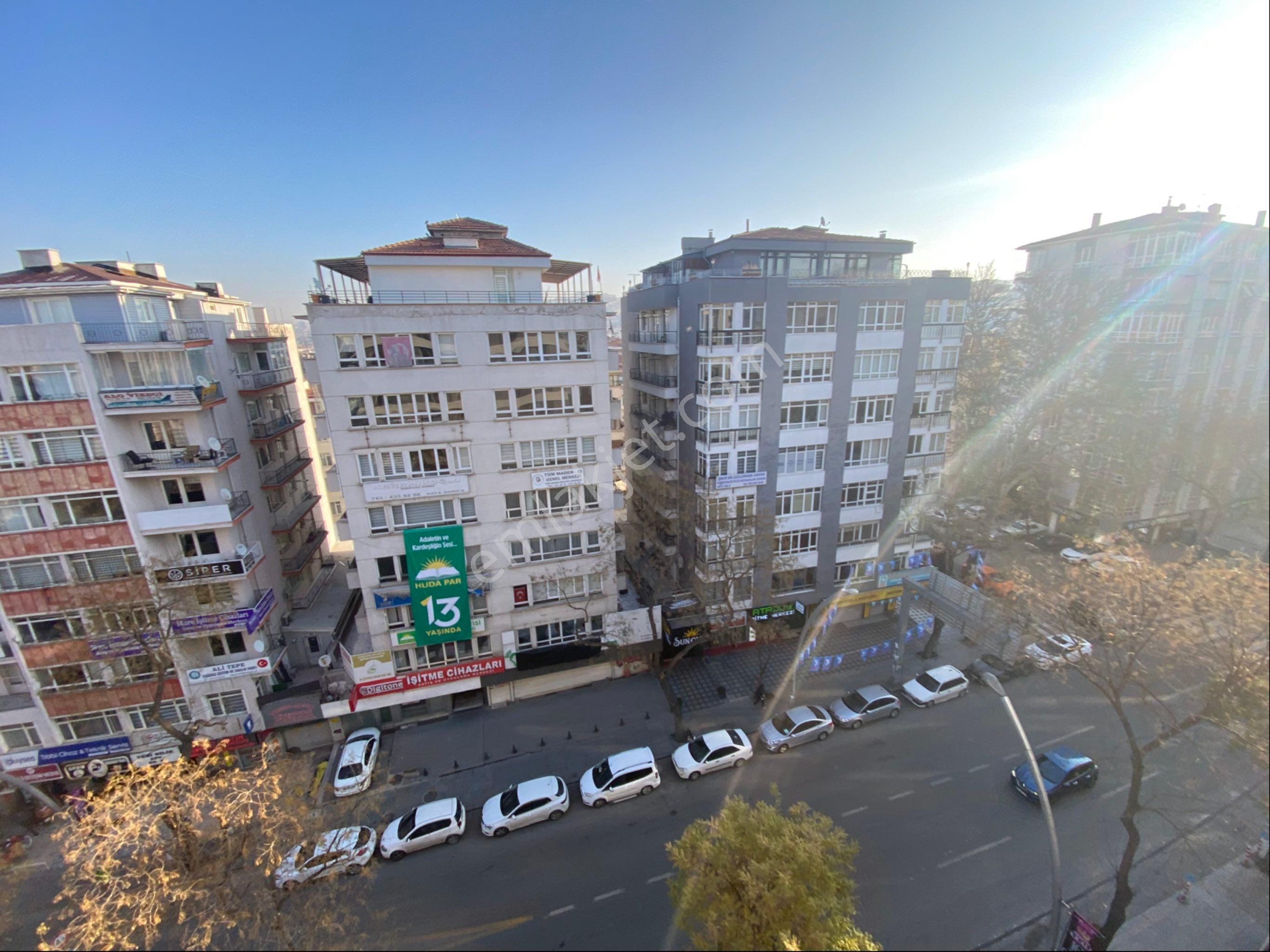 Ankara'nın Kalbi Kızılay'da Satılık Kapalı Garajlı Asansörlü 1+1 - Görsel 3