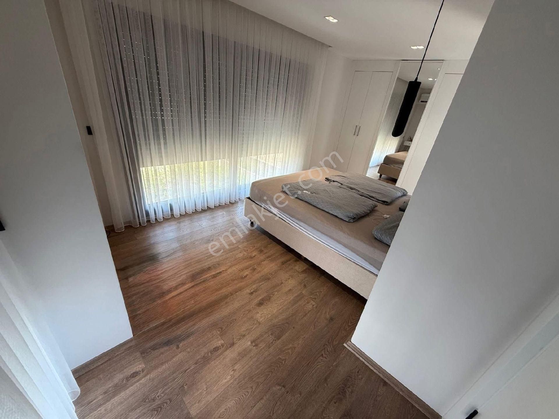 Kuşadasında Plaja Yakın Özel Havuzlu Ful Eşyalı Otoparklı Villa - Görsel 31