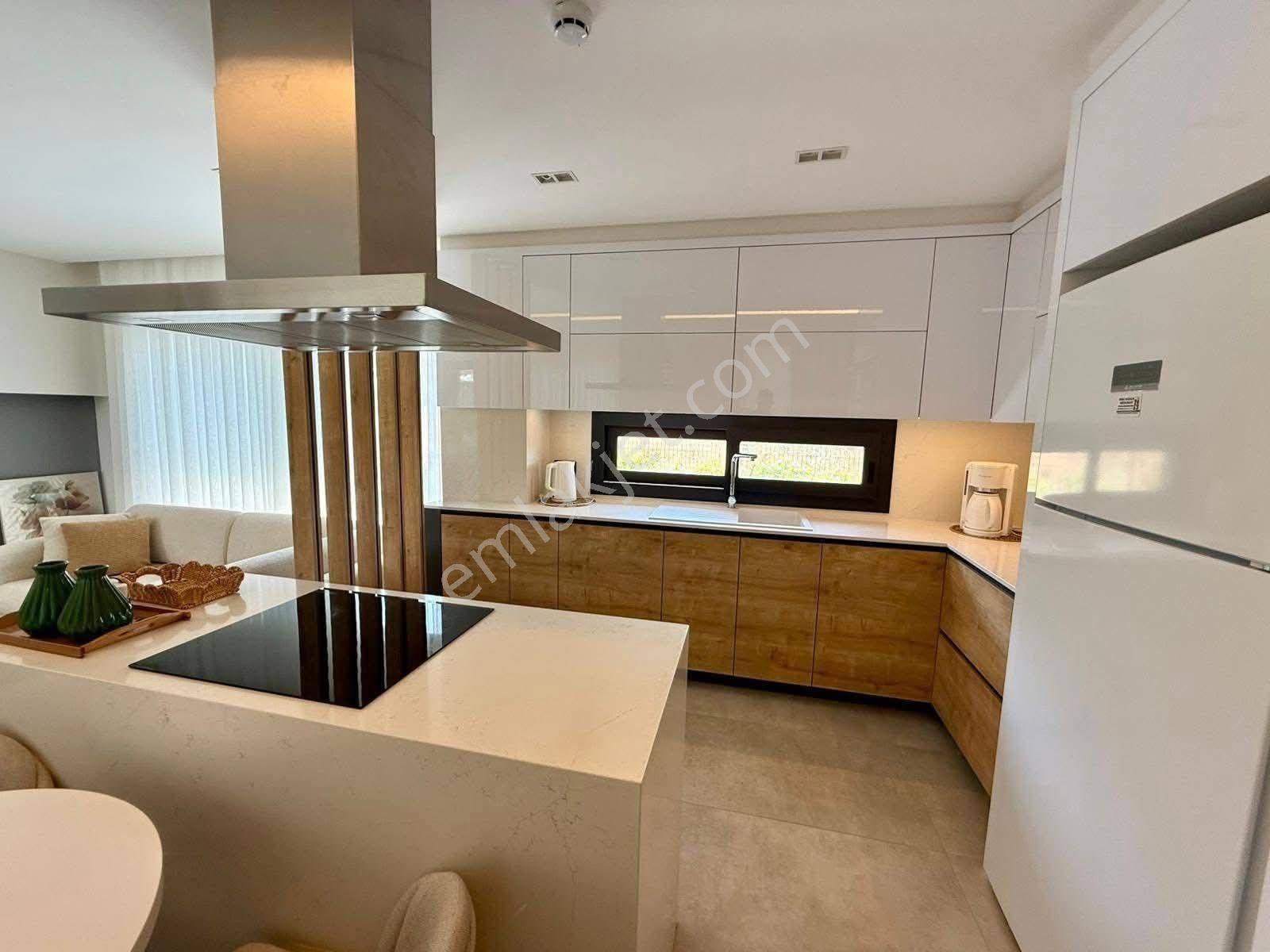 Kuşadasında Plaja Yakın Özel Havuzlu Ful Eşyalı Otoparklı Villa - Görsel 13