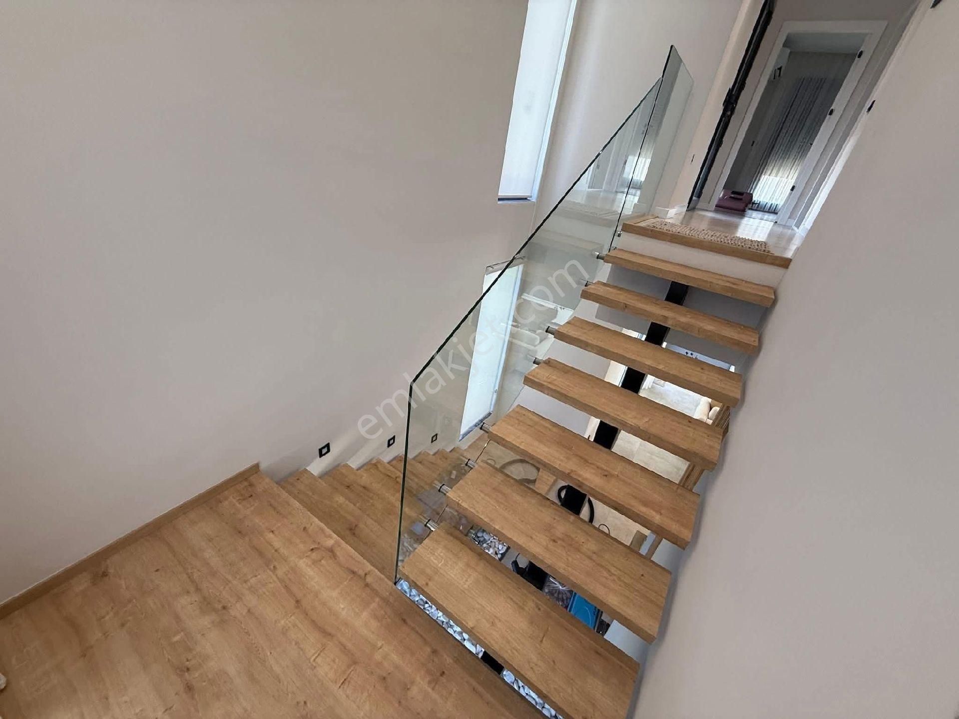 Kuşadasında Plaja Yakın Özel Havuzlu Ful Eşyalı Otoparklı Villa - Görsel 27