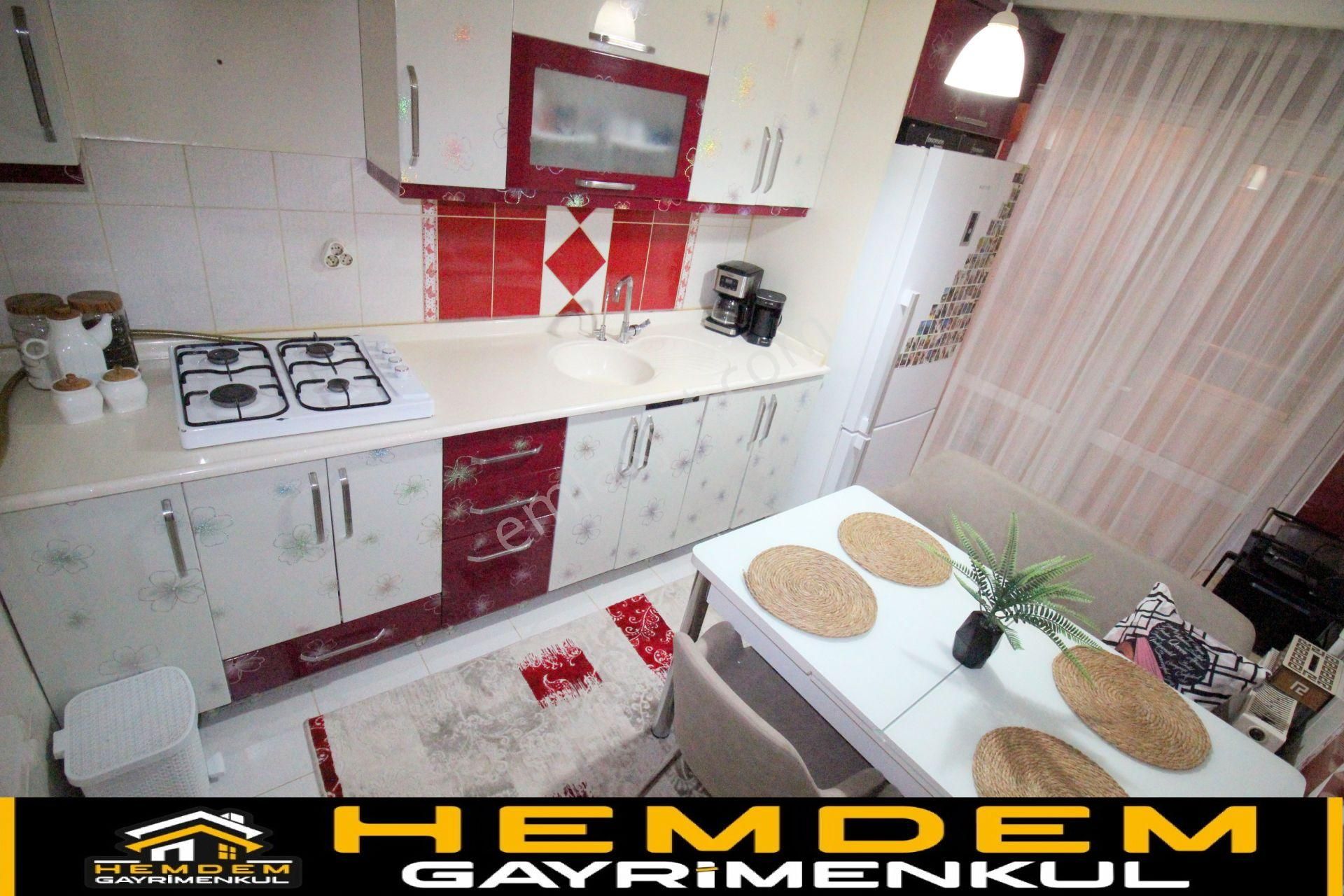 Hemdem Gayrimenkul'den Piyade'de Asansörlü **arakatta** 3+1 Satılık Daire