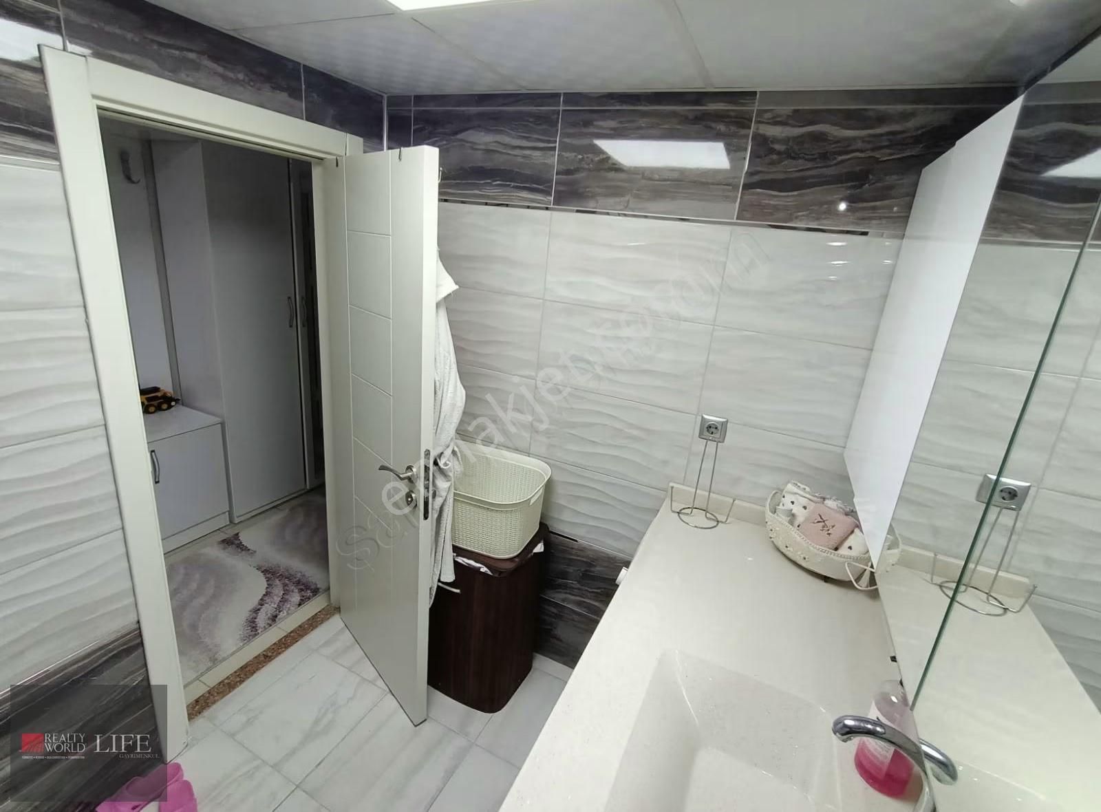 Rwlıfe// Alanönü Hicri Sezen Caddesinde Kiralık 3+1 Daire - Görsel 18