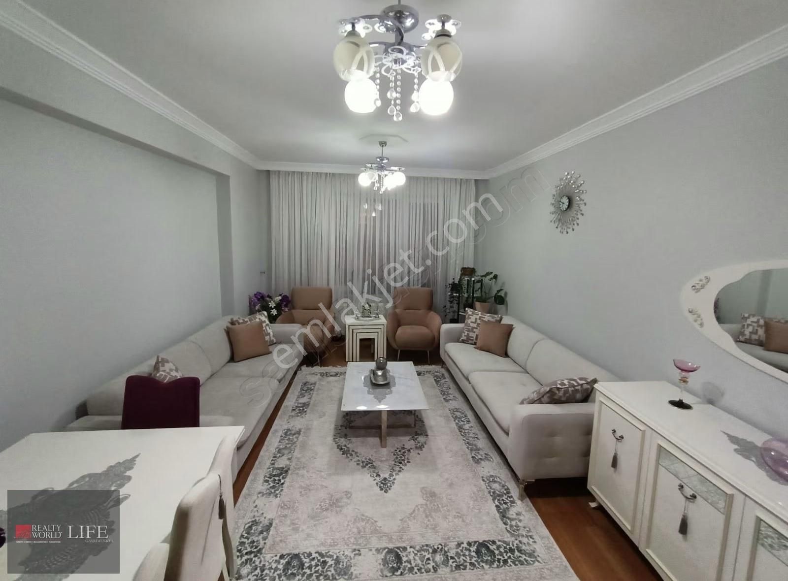 Rwlıfe// Alanönü Hicri Sezen Caddesinde Kiralık 3+1 Daire