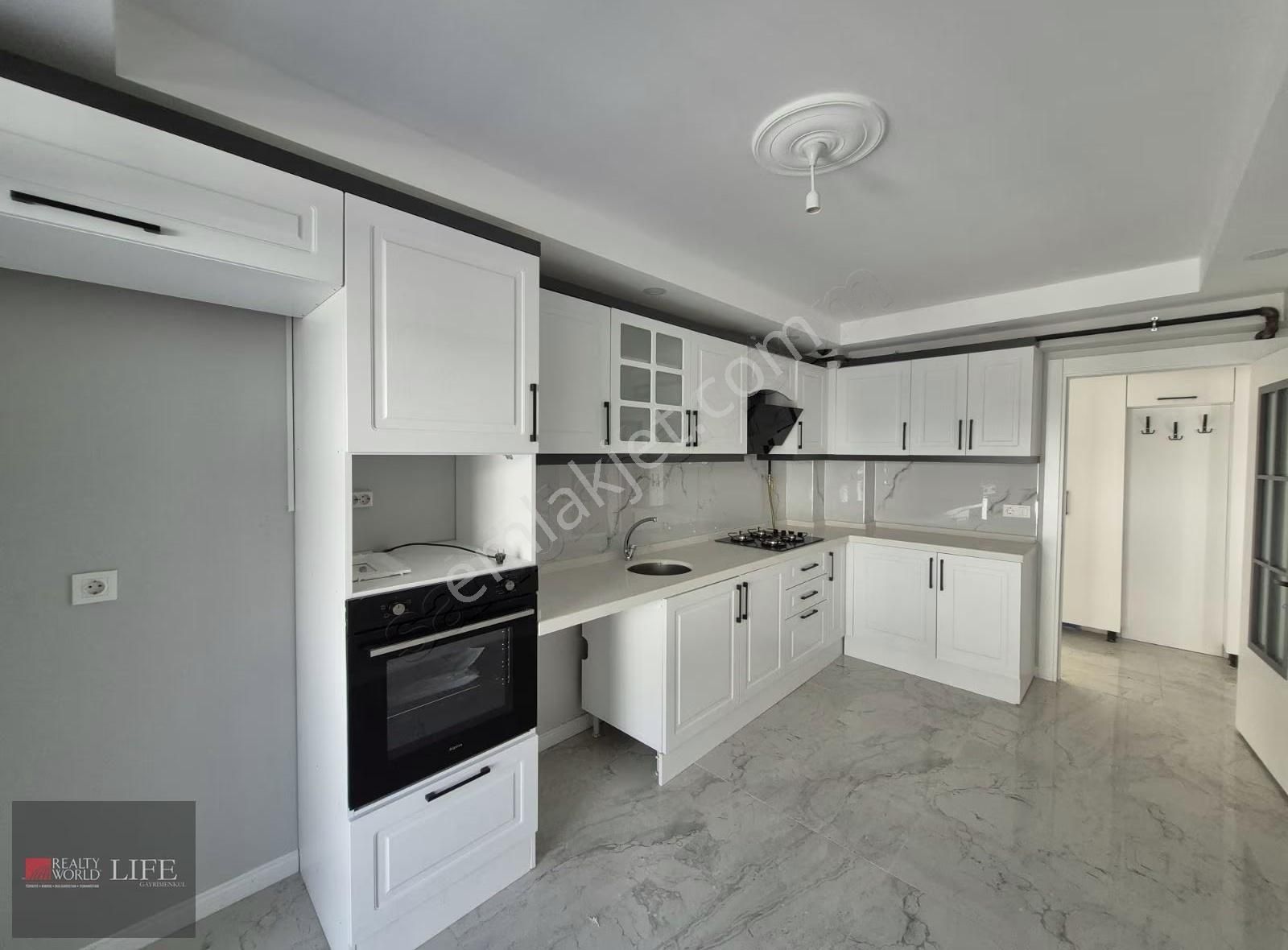 Rw Lıfe // Şirintepe Mahallesin'de Satılık Ara Kat 3+1 Daire