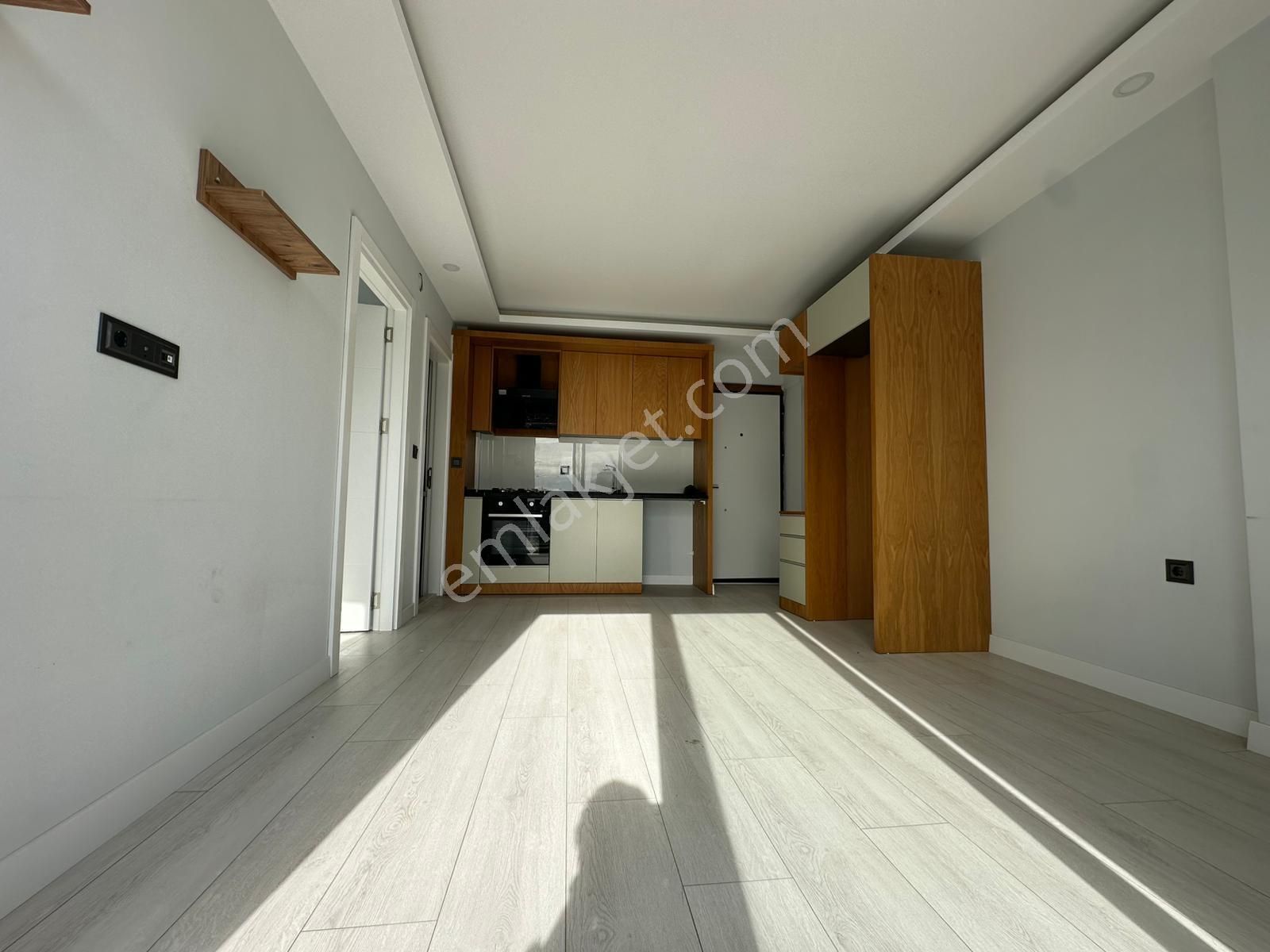 Altıntaşta Caddeye Yakın Havuzlu Katta Satılık Daire - Görsel 3