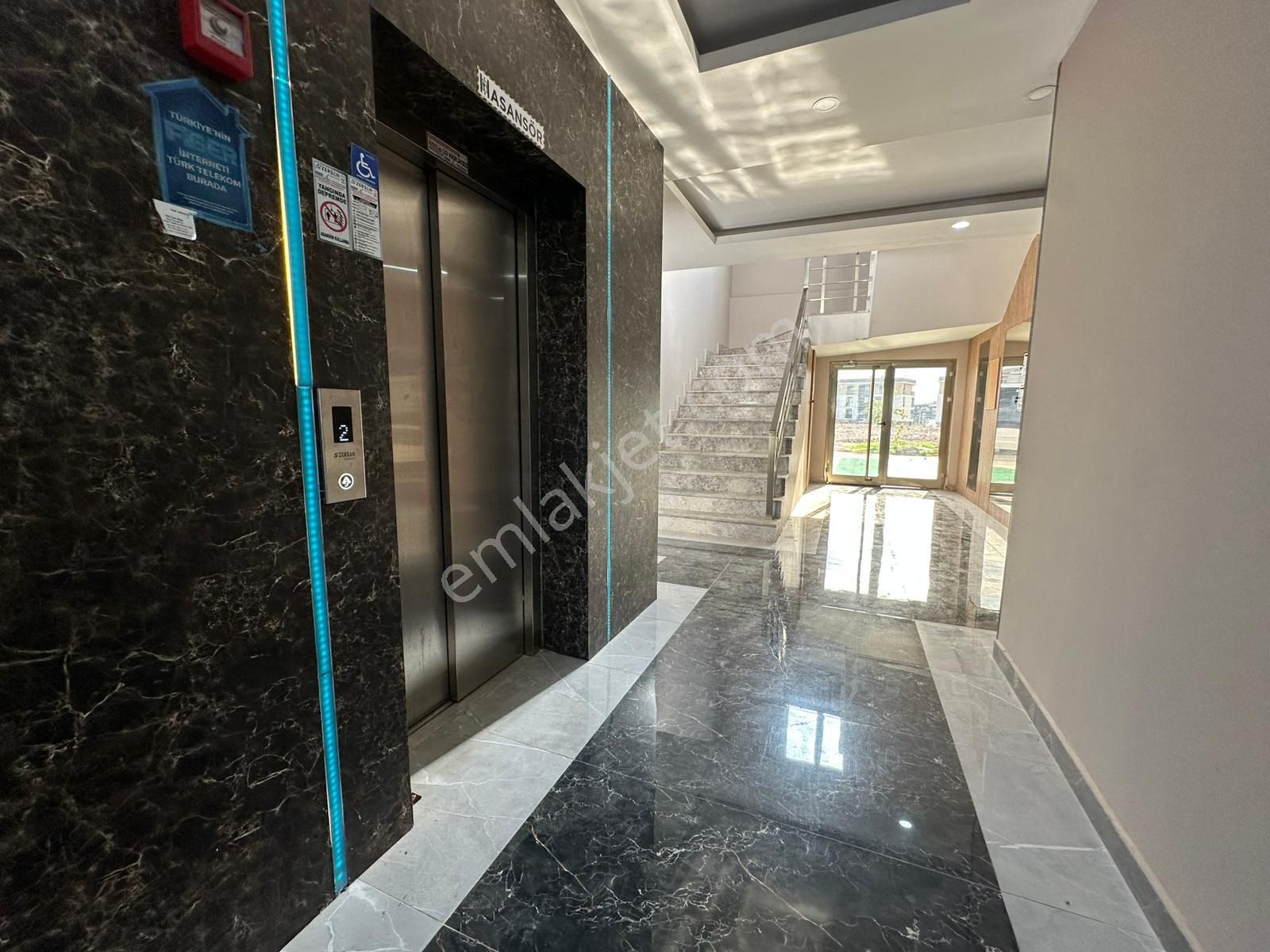 Altıntaşta Caddeye Yakın Havuzlu Katta Satılık Daire - Görsel 10