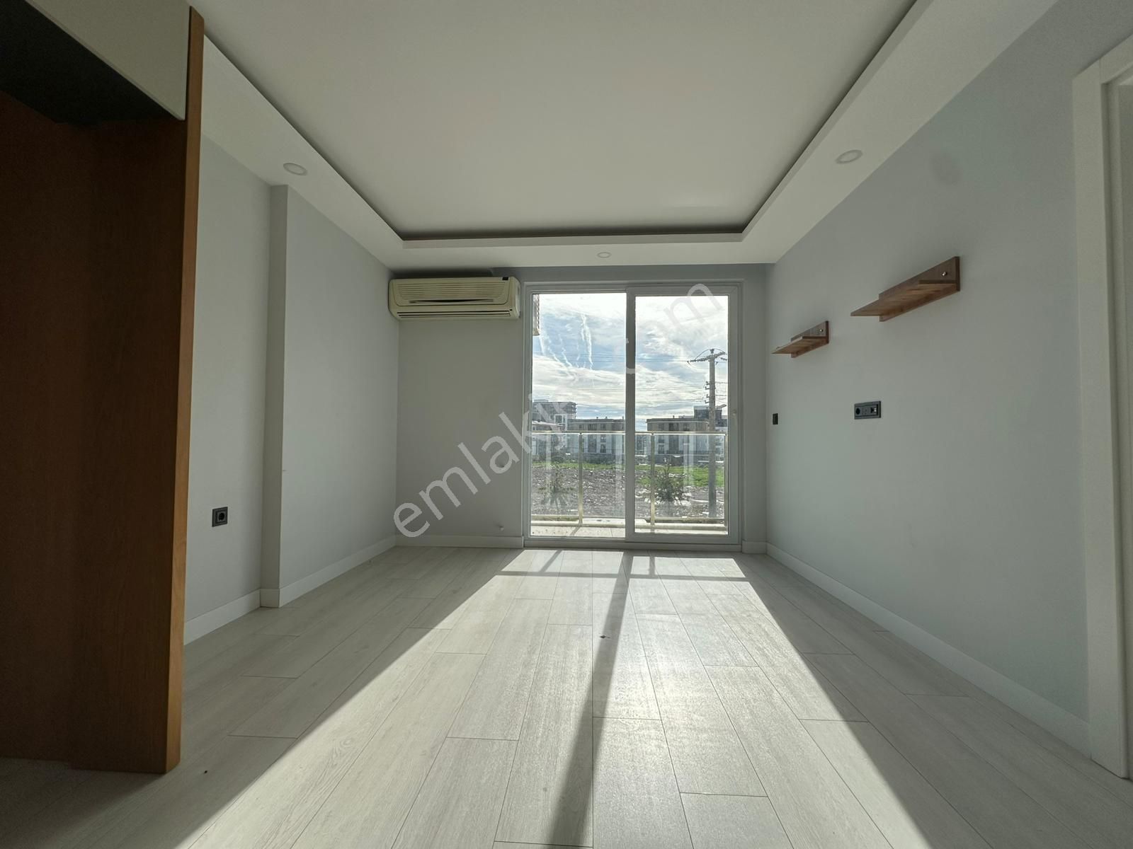 Altıntaşta Caddeye Yakın Havuzlu Katta Satılık Daire - Görsel 4