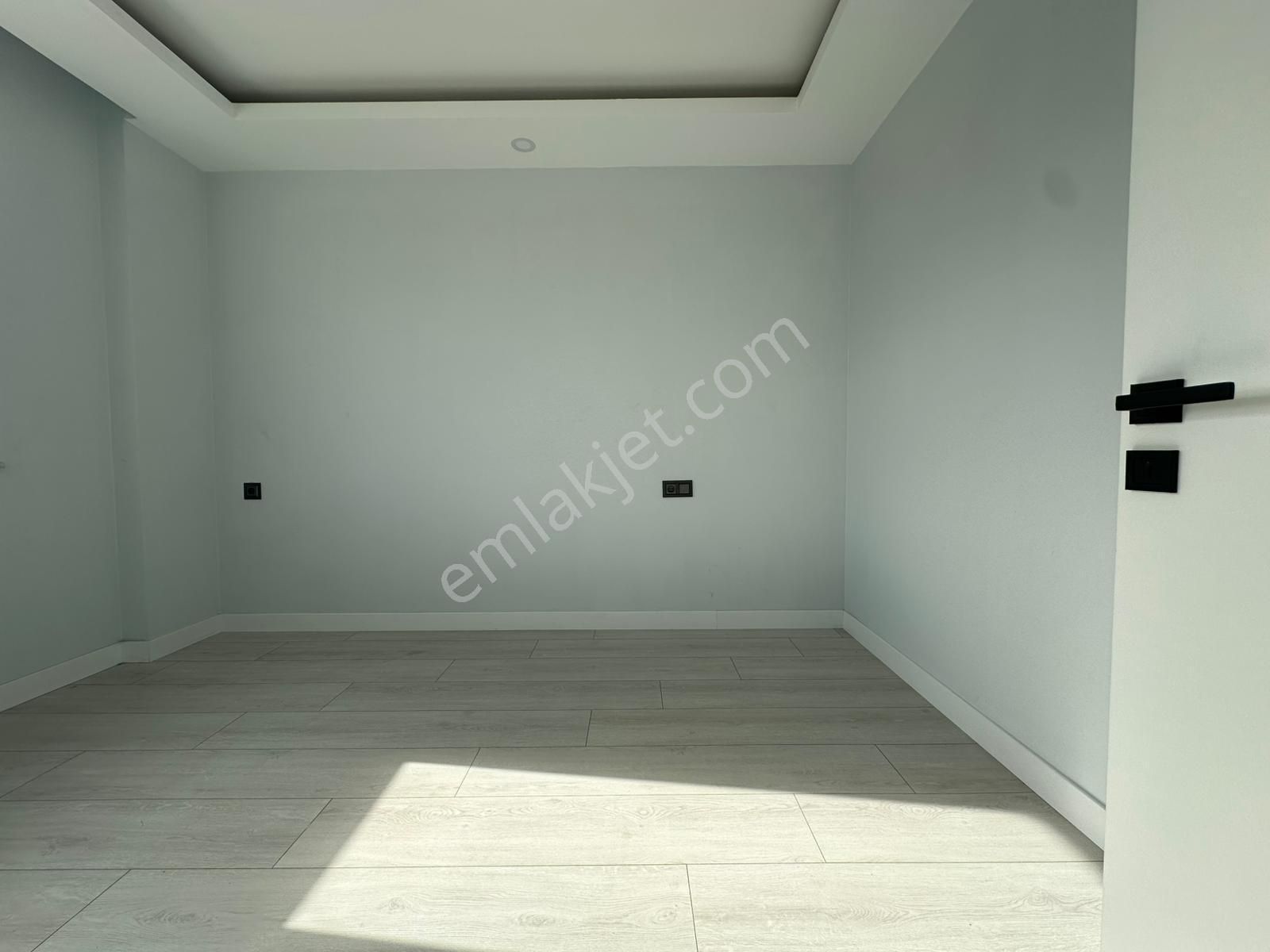 Altıntaşta Caddeye Yakın Havuzlu Katta Satılık Daire - Görsel 7