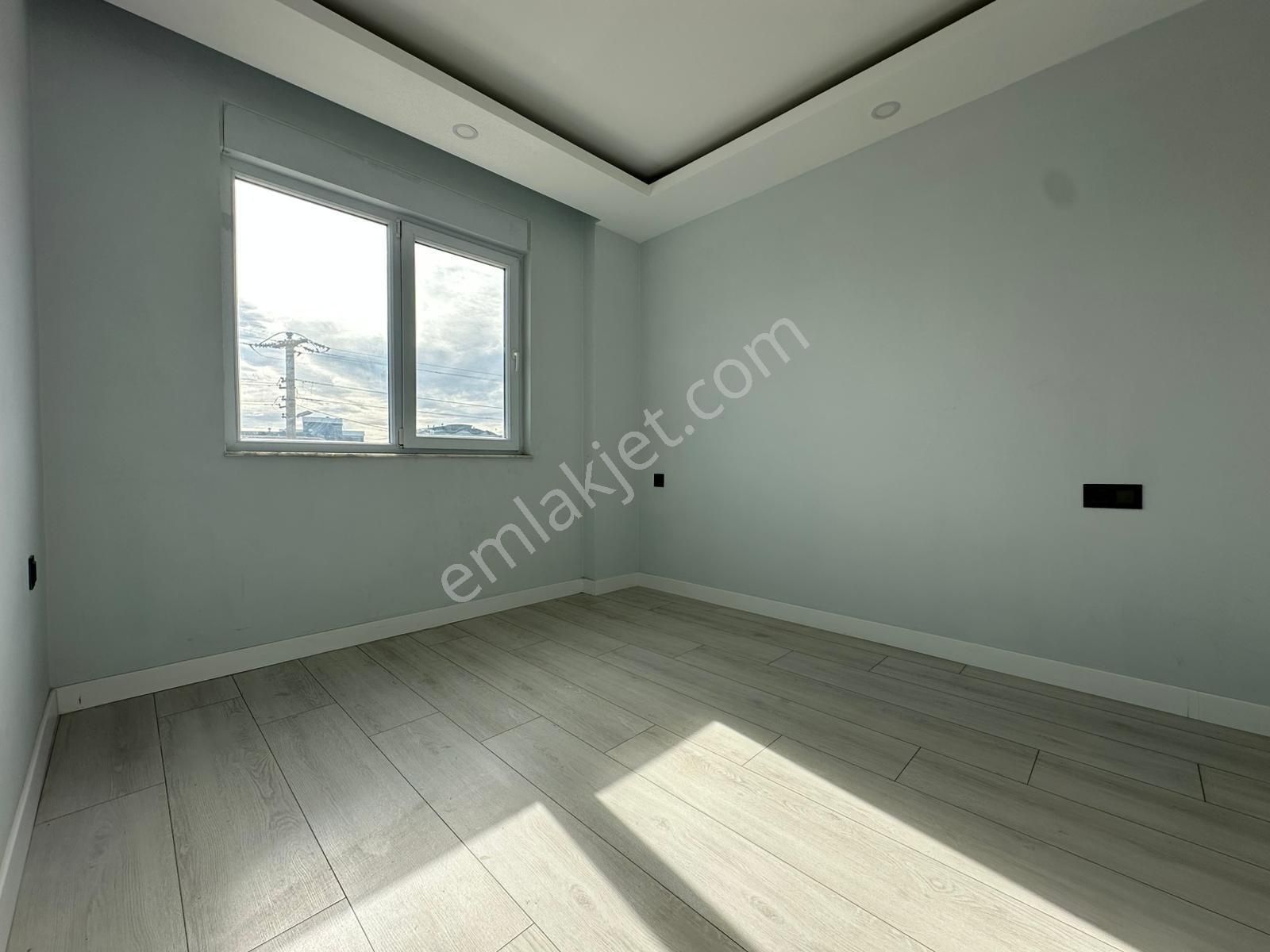 Altıntaşta Caddeye Yakın Havuzlu Katta Satılık Daire - Görsel 6