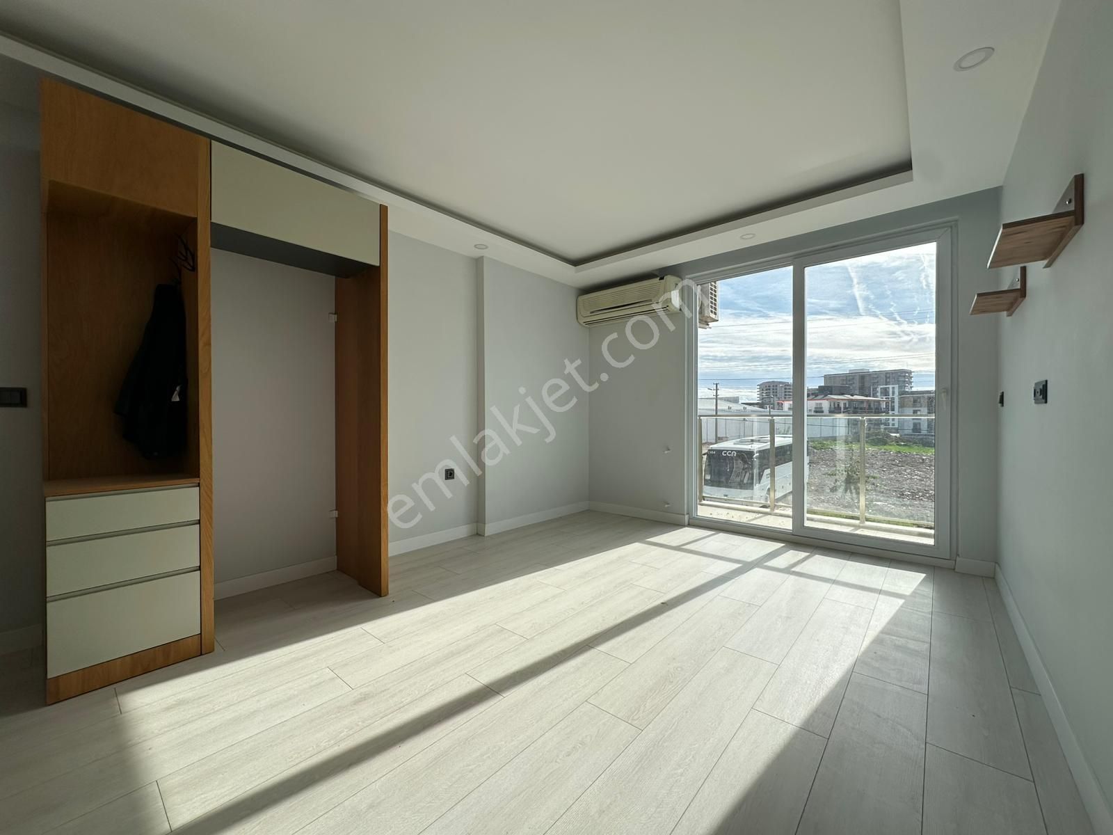 Altıntaşta Caddeye Yakın Havuzlu Katta Satılık Daire - Görsel 5