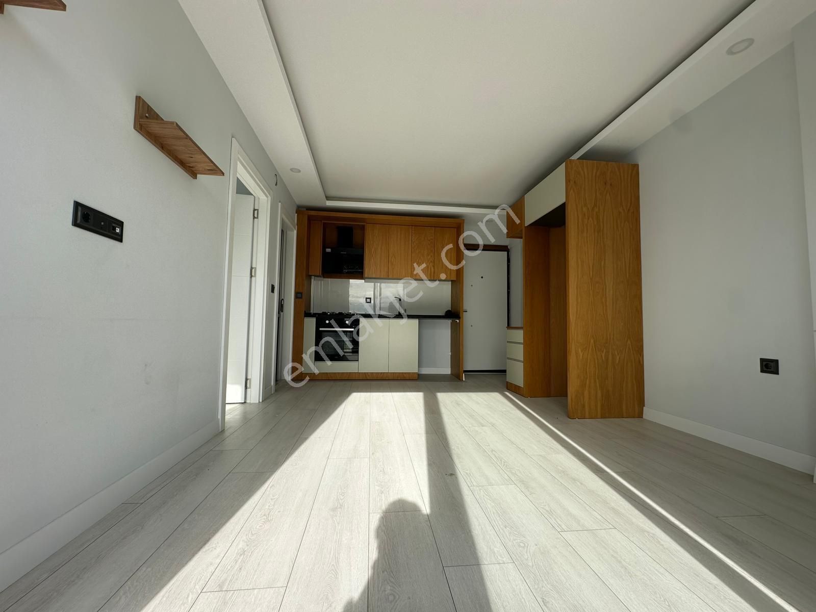 Altıntaşta Caddeye Yakın Havuzlu Katta Satılık Daire - Görsel 2