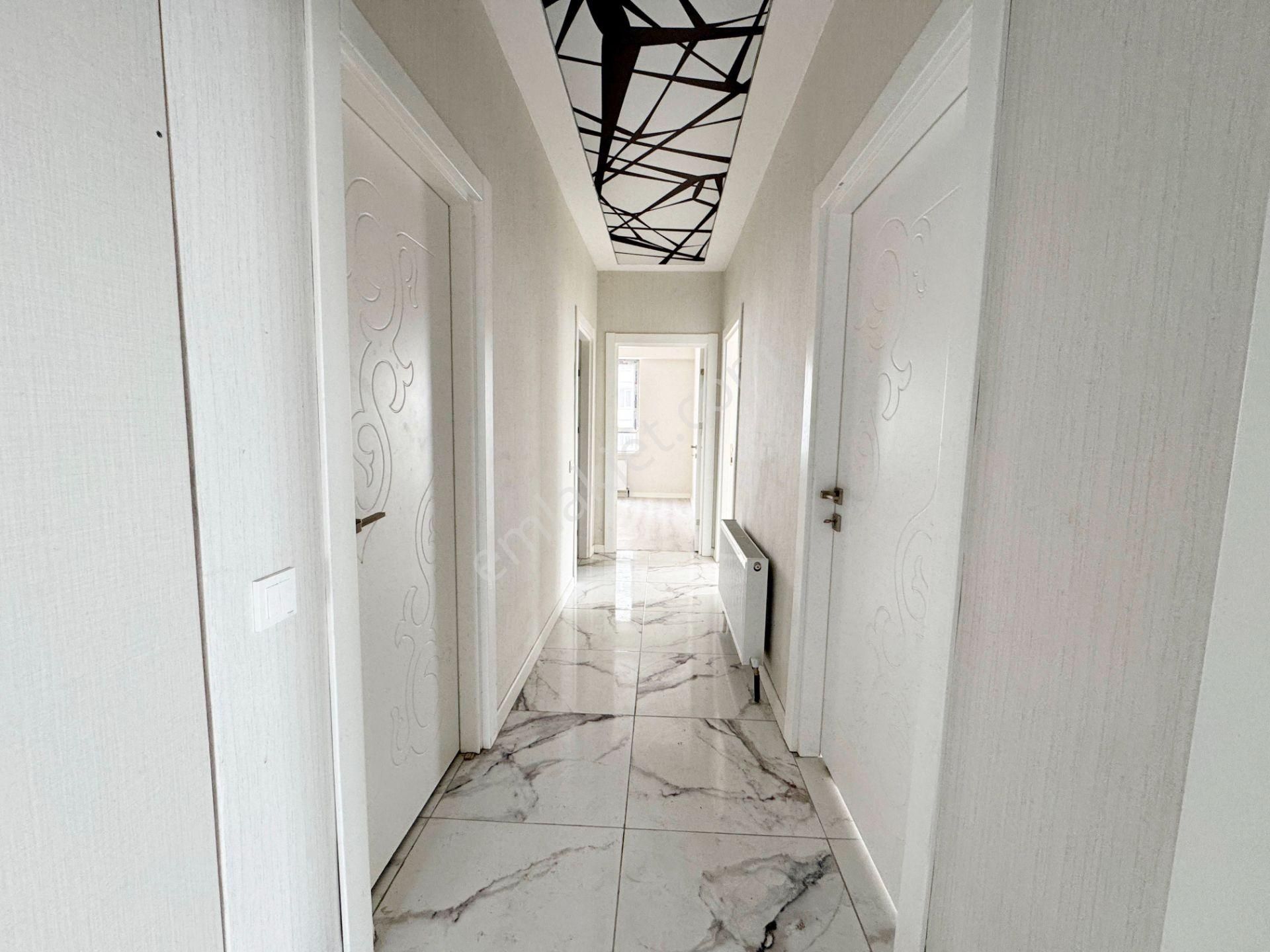 Sıfır 3+1 Site İçinde Cadde Üzeri Manzaralı K.otopark İskanlı - Görsel 31