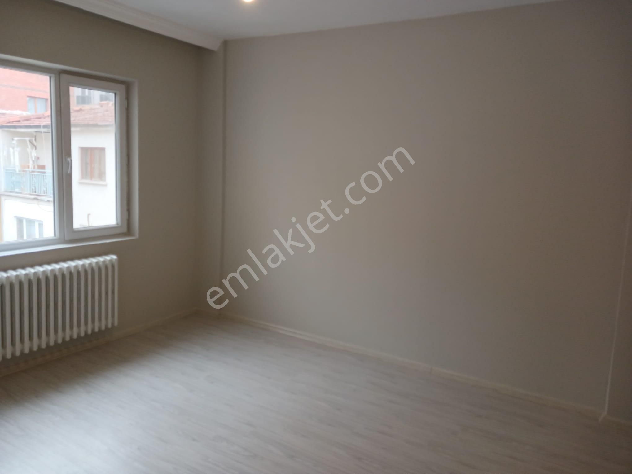 Kaçırmayın Tepebaşı Mamure Mah. Çarşıya Yakın Satılık 2+1 Bakımlı Daire - Görsel 13