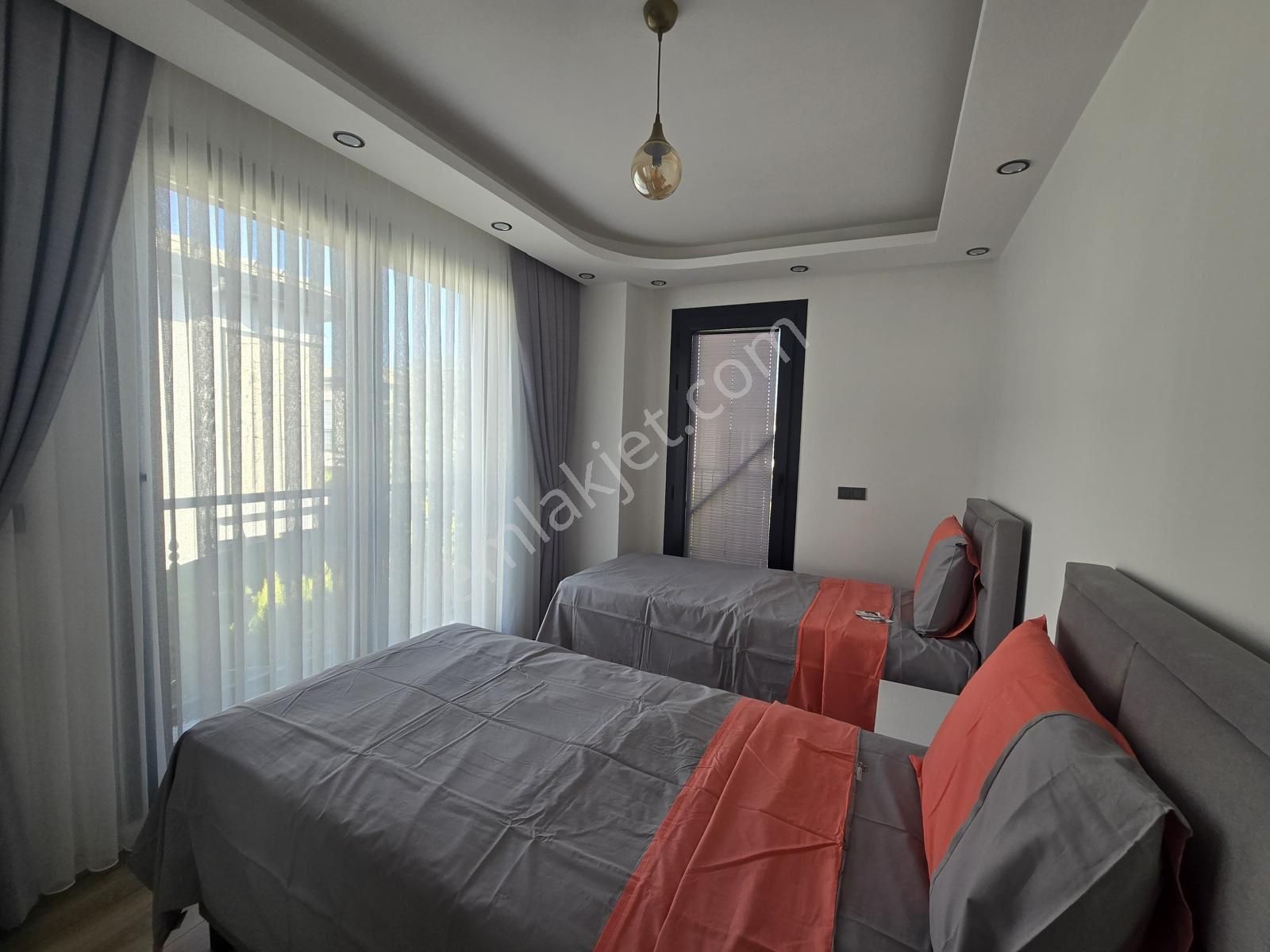 Efeler’de Tam Müstakil 260 M2 Arsa İçerisinde, Eşyalı Lüks Villa - Görsel 20