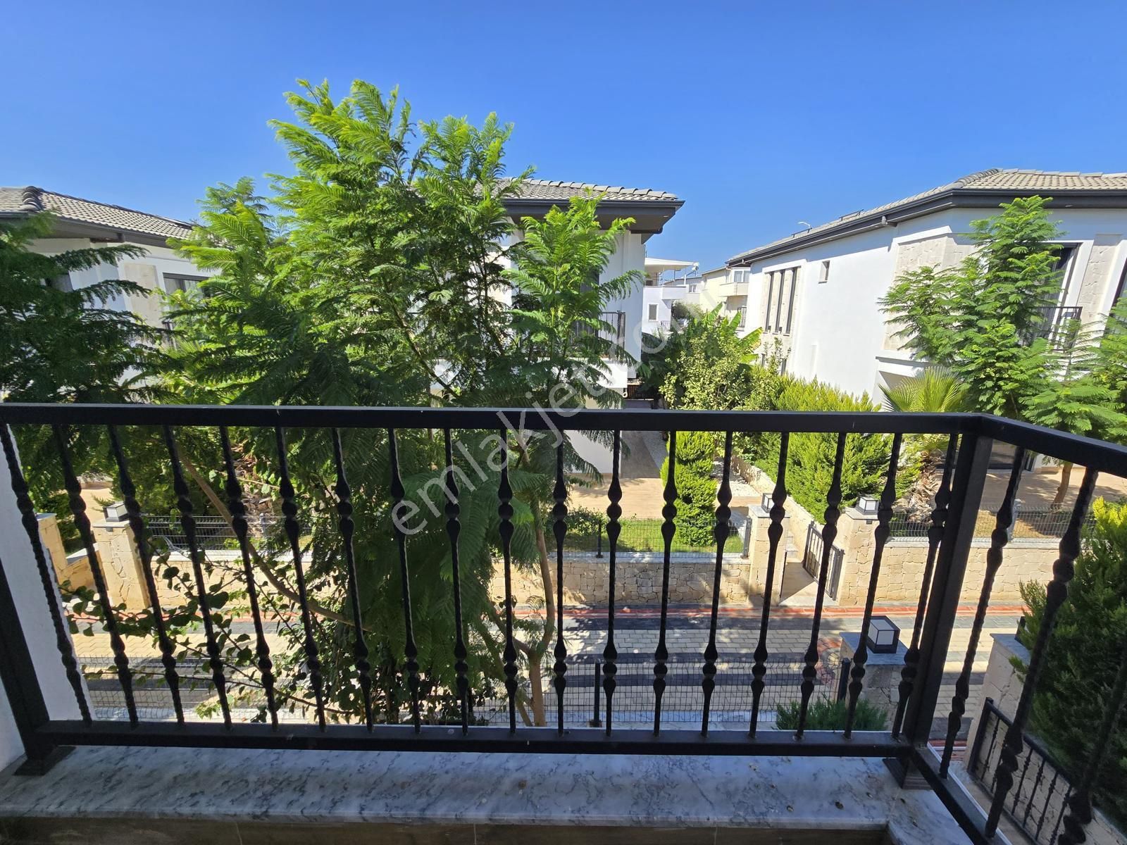 Efeler’de Tam Müstakil 260 M2 Arsa İçerisinde, Eşyalı Lüks Villa - Görsel 9