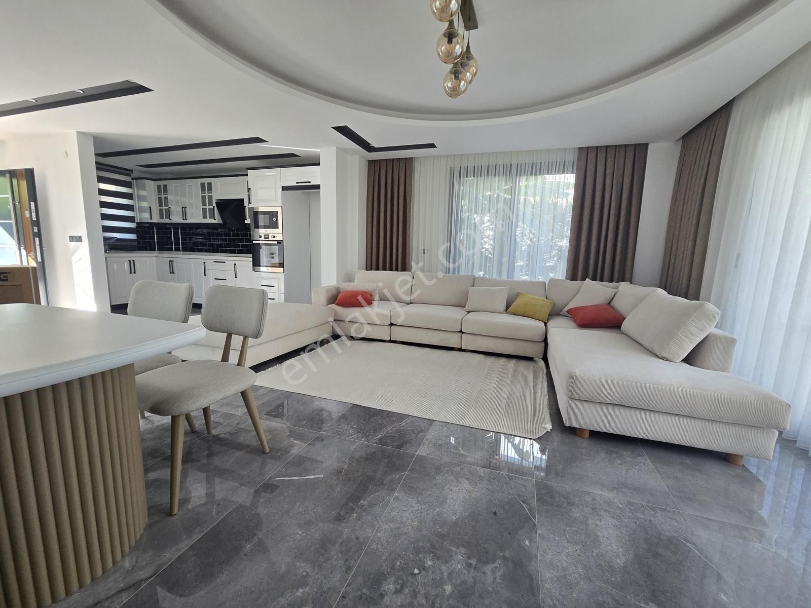 Efeler’de Tam Müstakil 260 M2 Arsa İçerisinde, Eşyalı Lüks Villa - Görsel 27