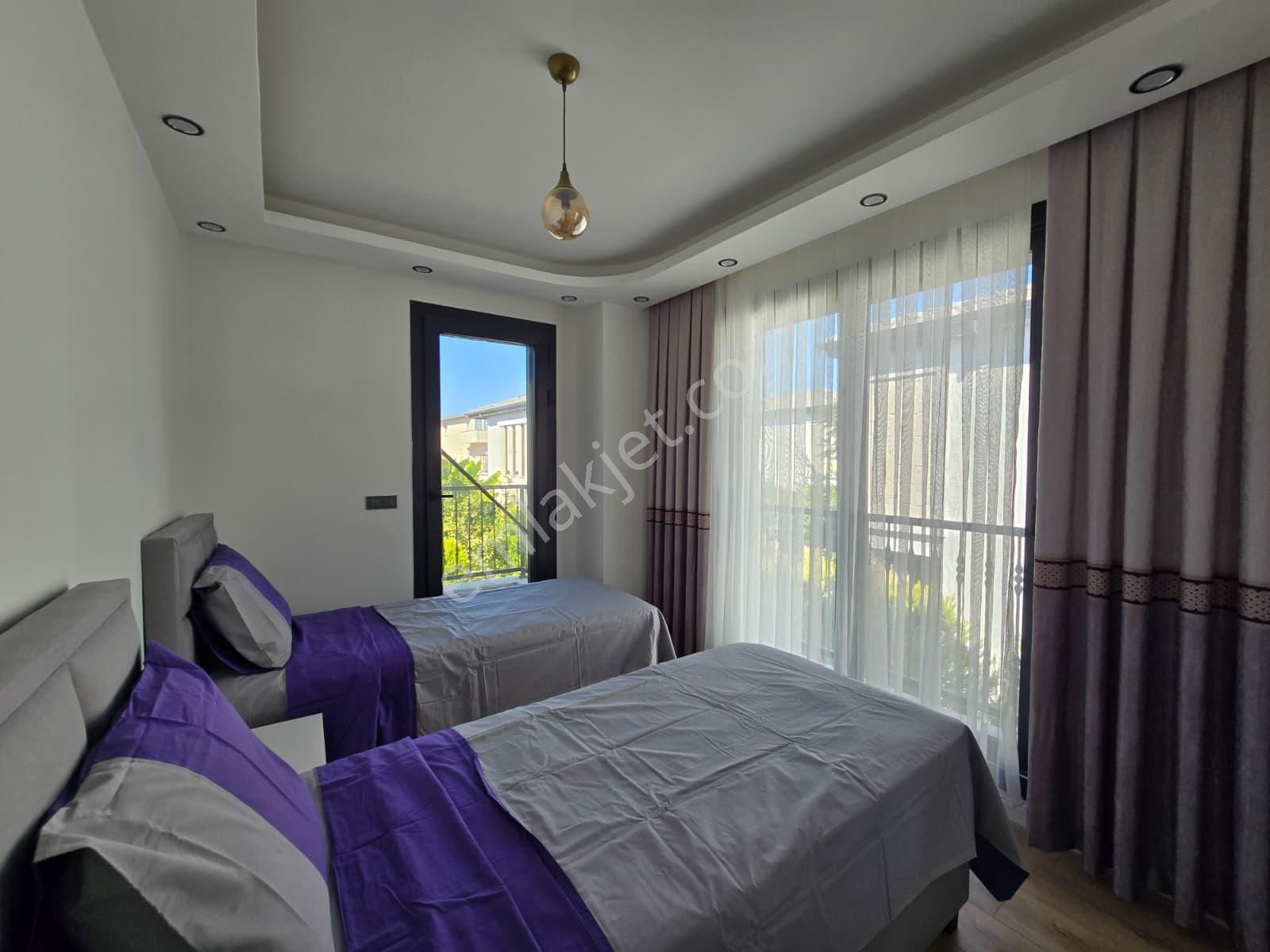 Efeler’de Tam Müstakil 260 M2 Arsa İçerisinde, Eşyalı Lüks Villa - Görsel 34