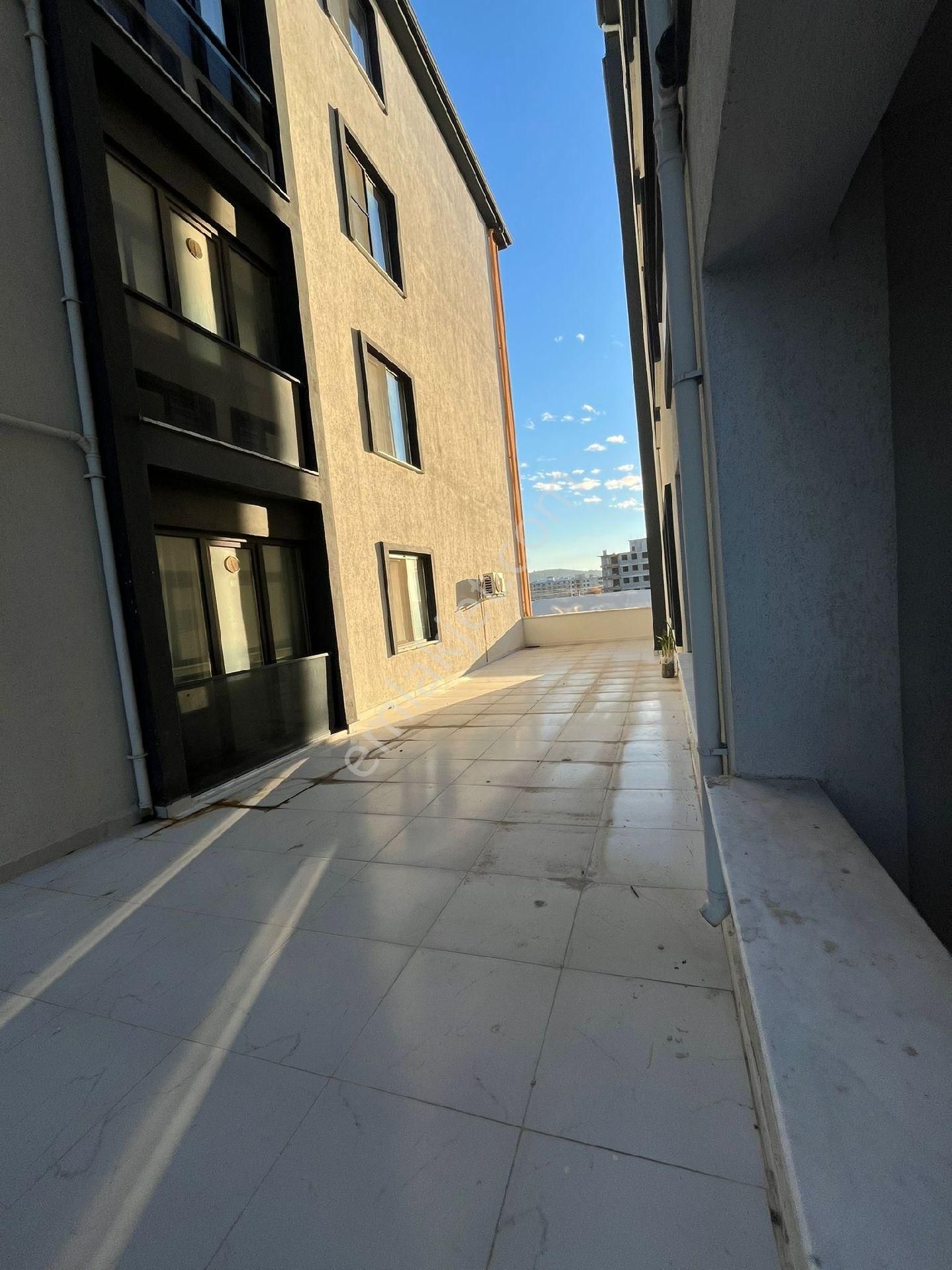 Burhaniye Hürriyet Mah. 3+1 Satılık Daire - Görsel 9