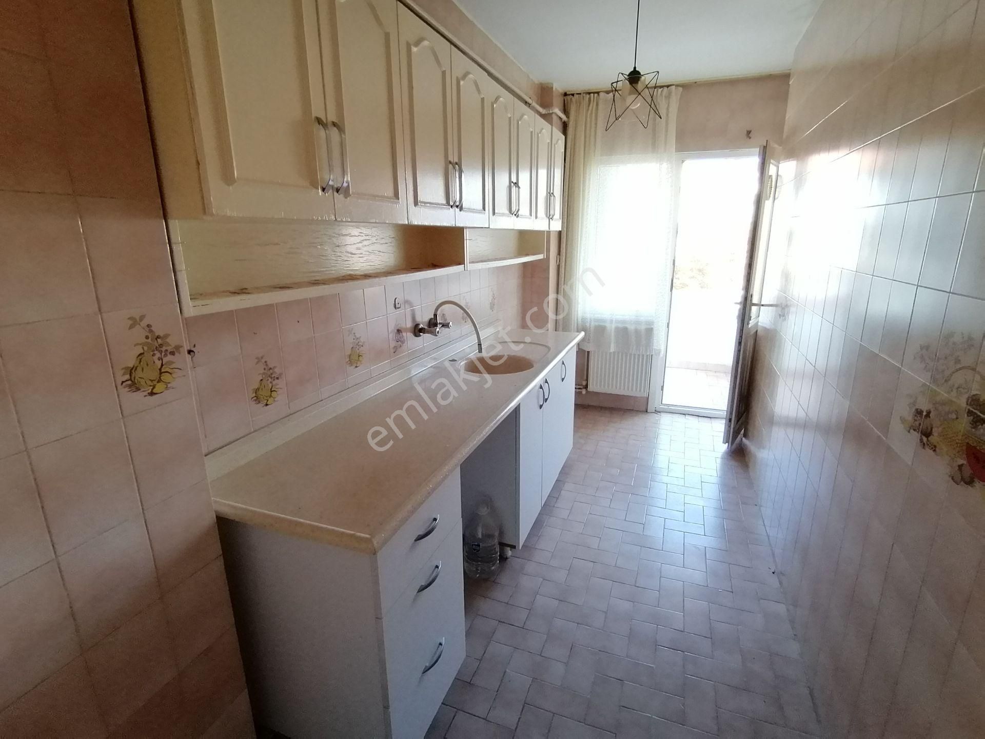 Şanlı Emlaktan.. Çınarcık Harmanlar Mh.'de ,sahile Çok Yakın, / 2+1 / 100m2 / Doğalgazlı Daire - Görsel 8