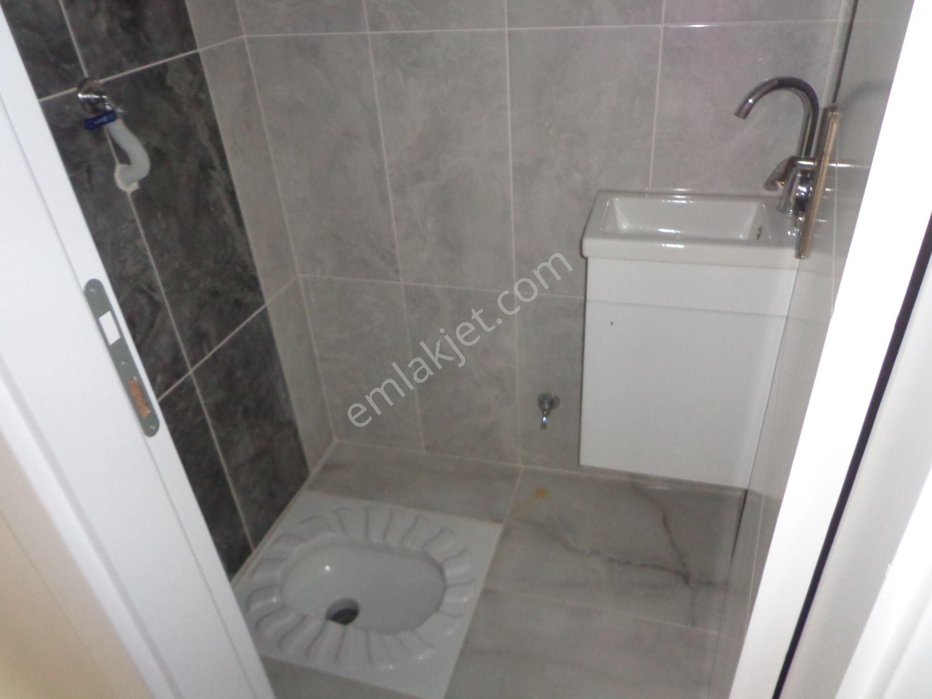 Huzur Mah.yüksek Giriş Yapılı Masrafsız Daire 65 M2 - Görsel 3