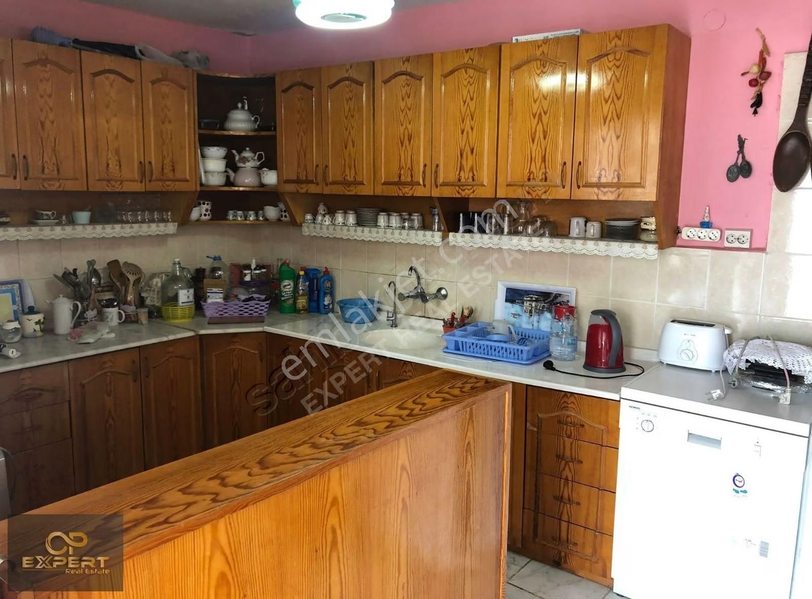 Ahmetbeylide Plaja 100m.mesafede 3 Katlı Tek Tapu Yazlık...