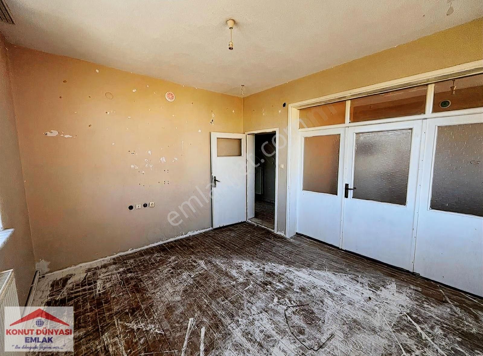 Bosnada Üniversite Yakın Her Kat Tek Daire 3 Katlıda 3 Kat Dair - Görsel 12