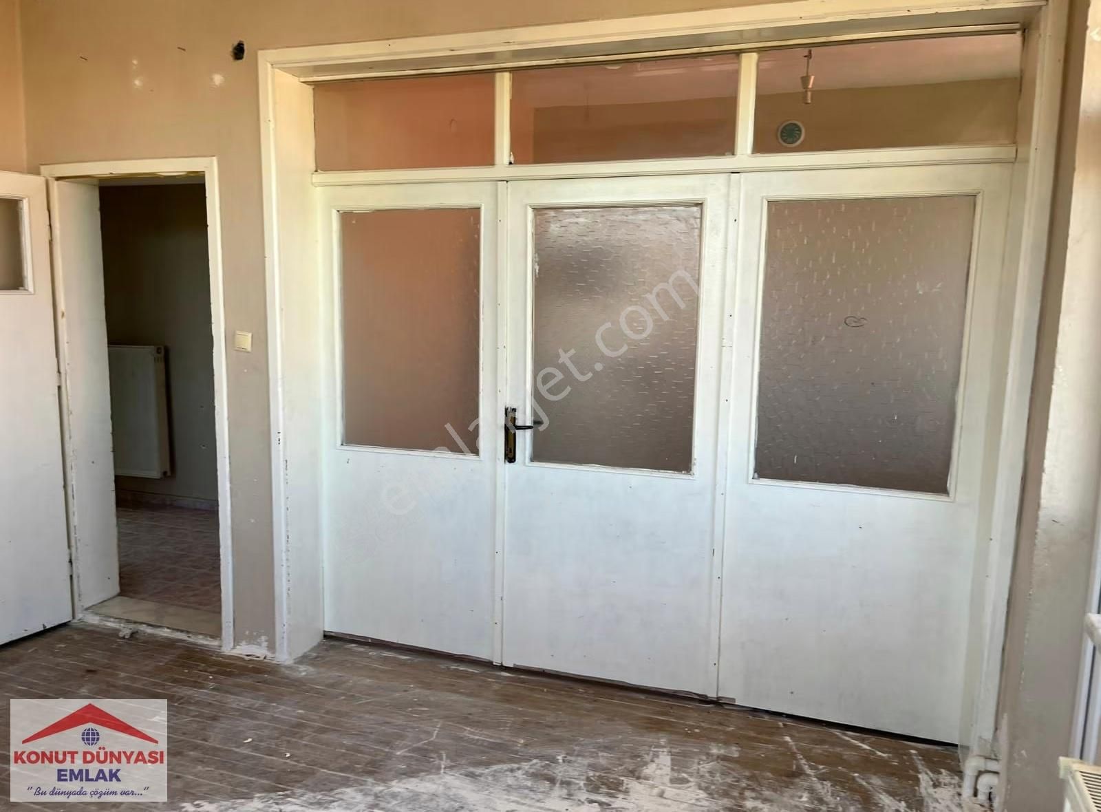 Bosnada Üniversite Yakın Her Kat Tek Daire 3 Katlıda 3 Kat Dair - Görsel 24