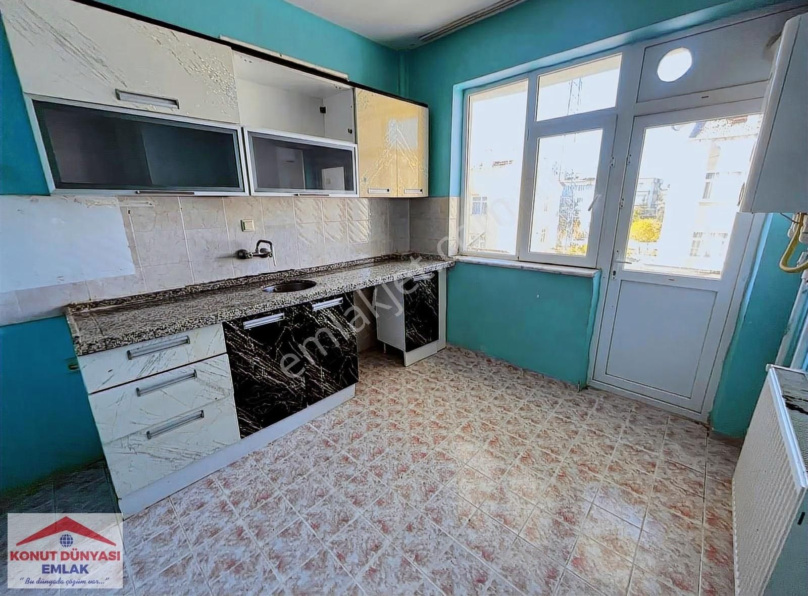 Bosnada Üniversite Yakın Her Kat Tek Daire 3 Katlıda 3 Kat Dair - Görsel 35