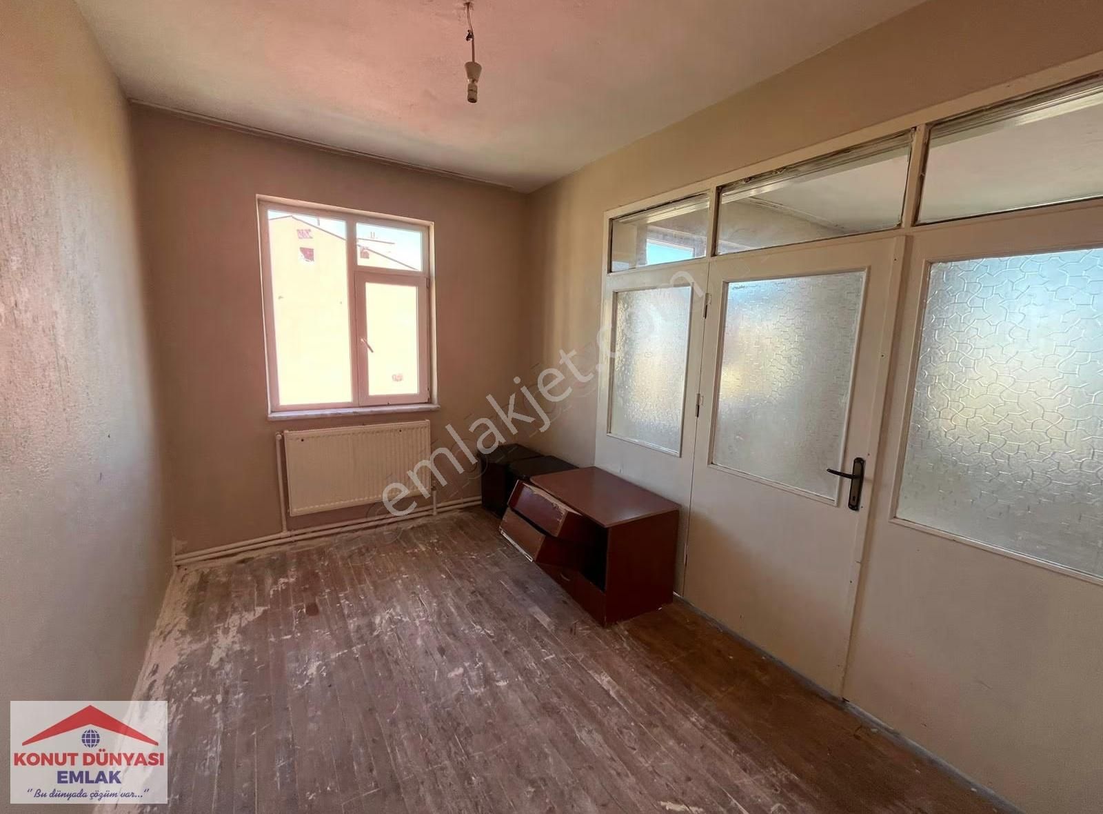 Bosnada Üniversite Yakın Her Kat Tek Daire 3 Katlıda 3 Kat Dair - Görsel 14