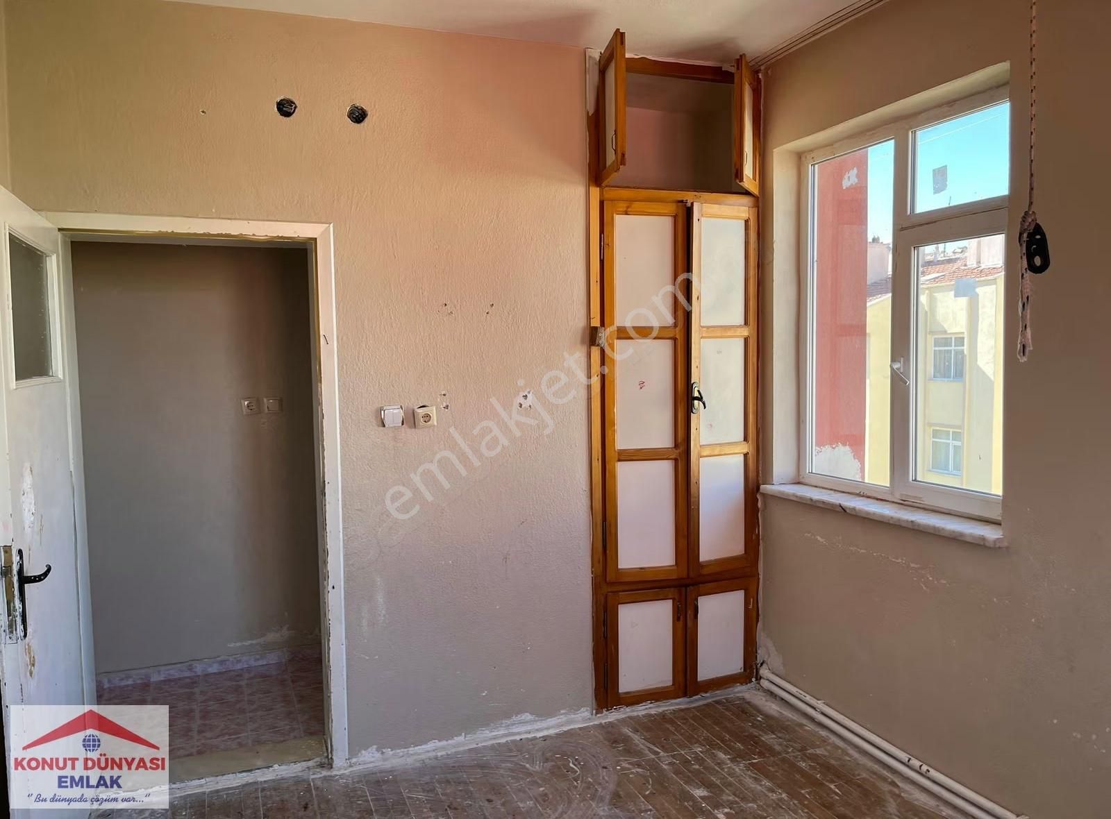 Bosnada Üniversite Yakın Her Kat Tek Daire 3 Katlıda 3 Kat Dair - Görsel 17