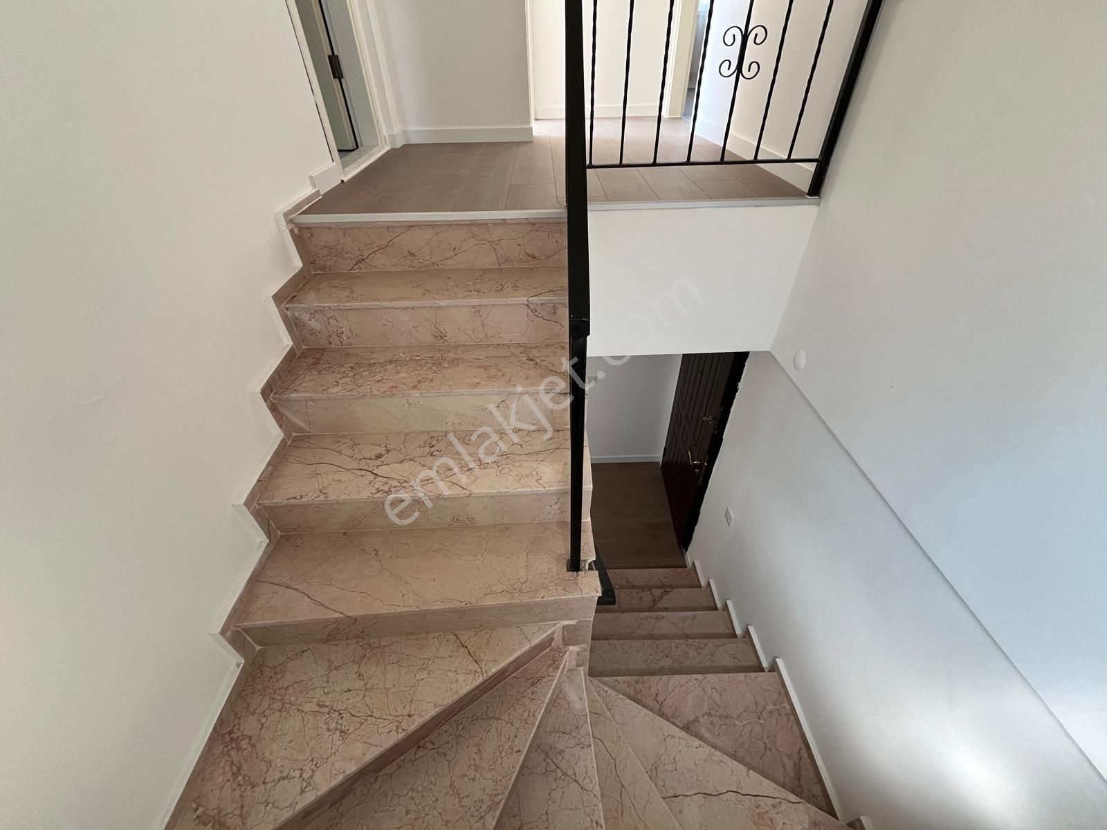 🏡 Çamlık Mahallesi’nde Denize Yakın | Havuzlu Sitede 4+1 Geniş Teraslı Dubleks 🌊-95 - Görsel 13