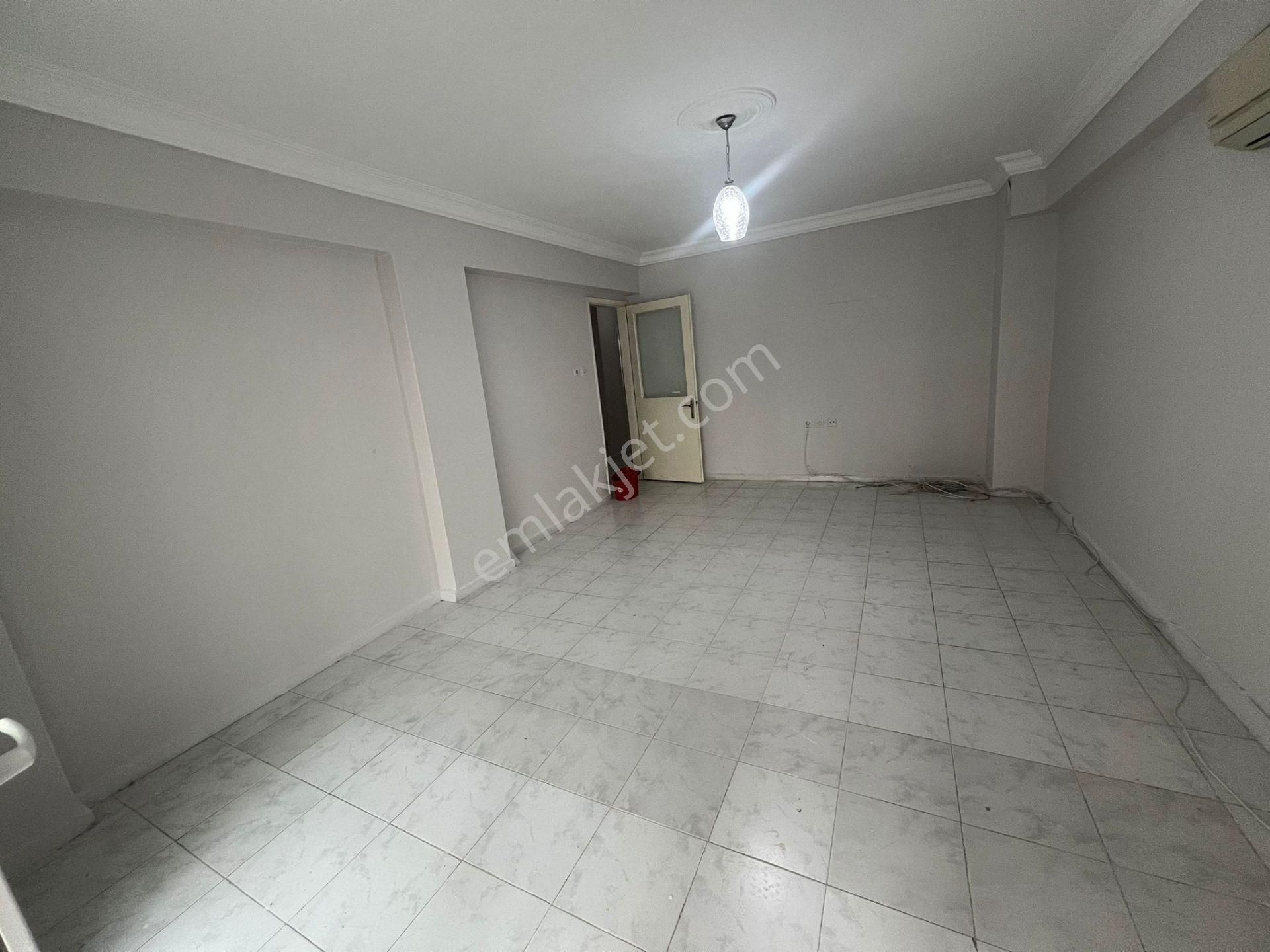 Acill Buca Hürriyet Mah.de 2+1 120m2 Ayrı Mutfak Arakat Satılık Daire - Görsel 3