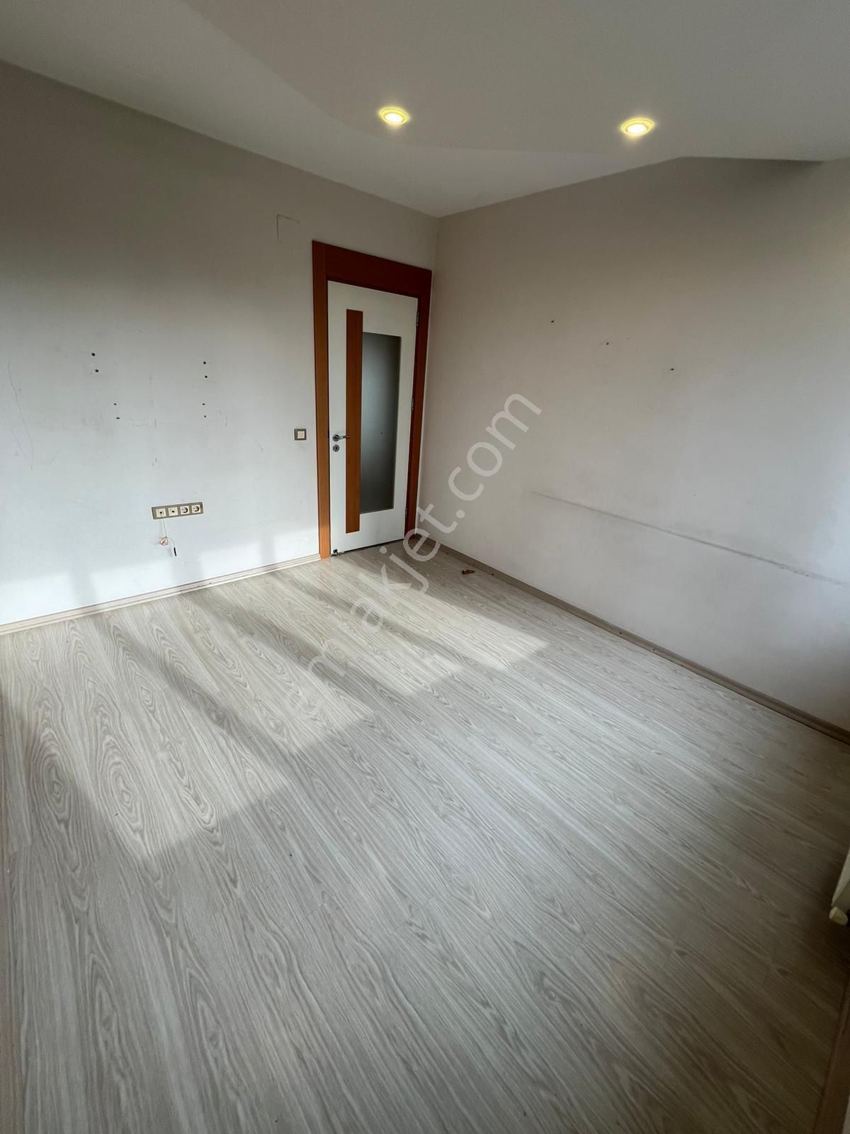 Gürselpaşa Mahallesi 3+1 Kapalı M. Kombili Doğalgazlı Cazip Kiralık Daire - Görsel 8