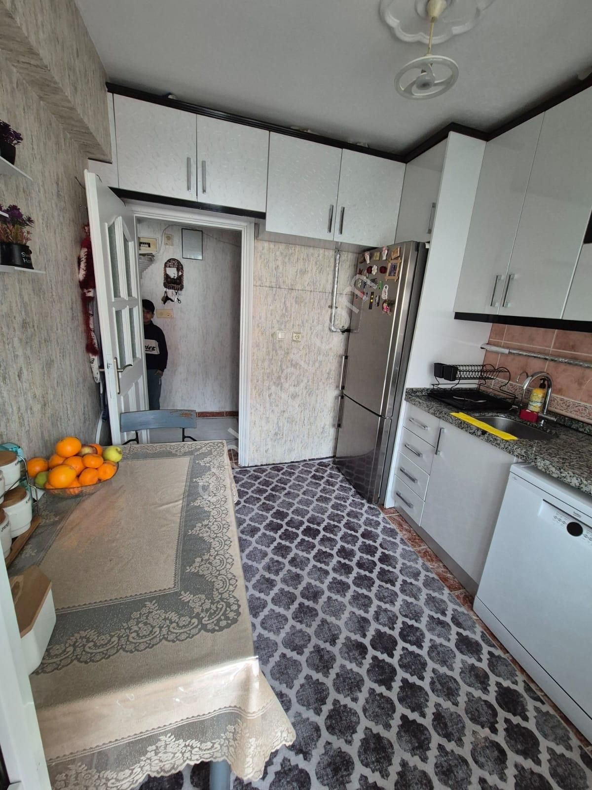 Metrobüse Yürüme Mesafesinde Geniş Satılık 2+1 Arakat Daire - Görsel 18