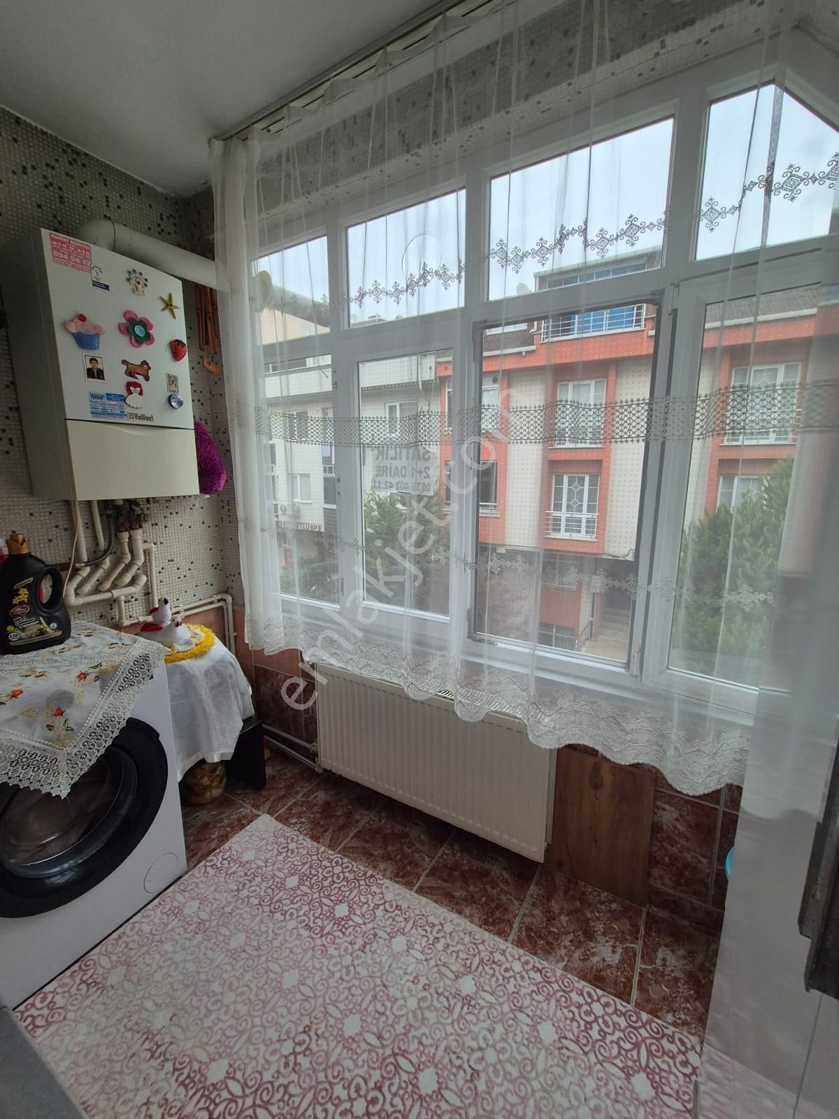 Metrobüse Yürüme Mesafesinde Geniş Satılık 2+1 Arakat Daire - Görsel 23