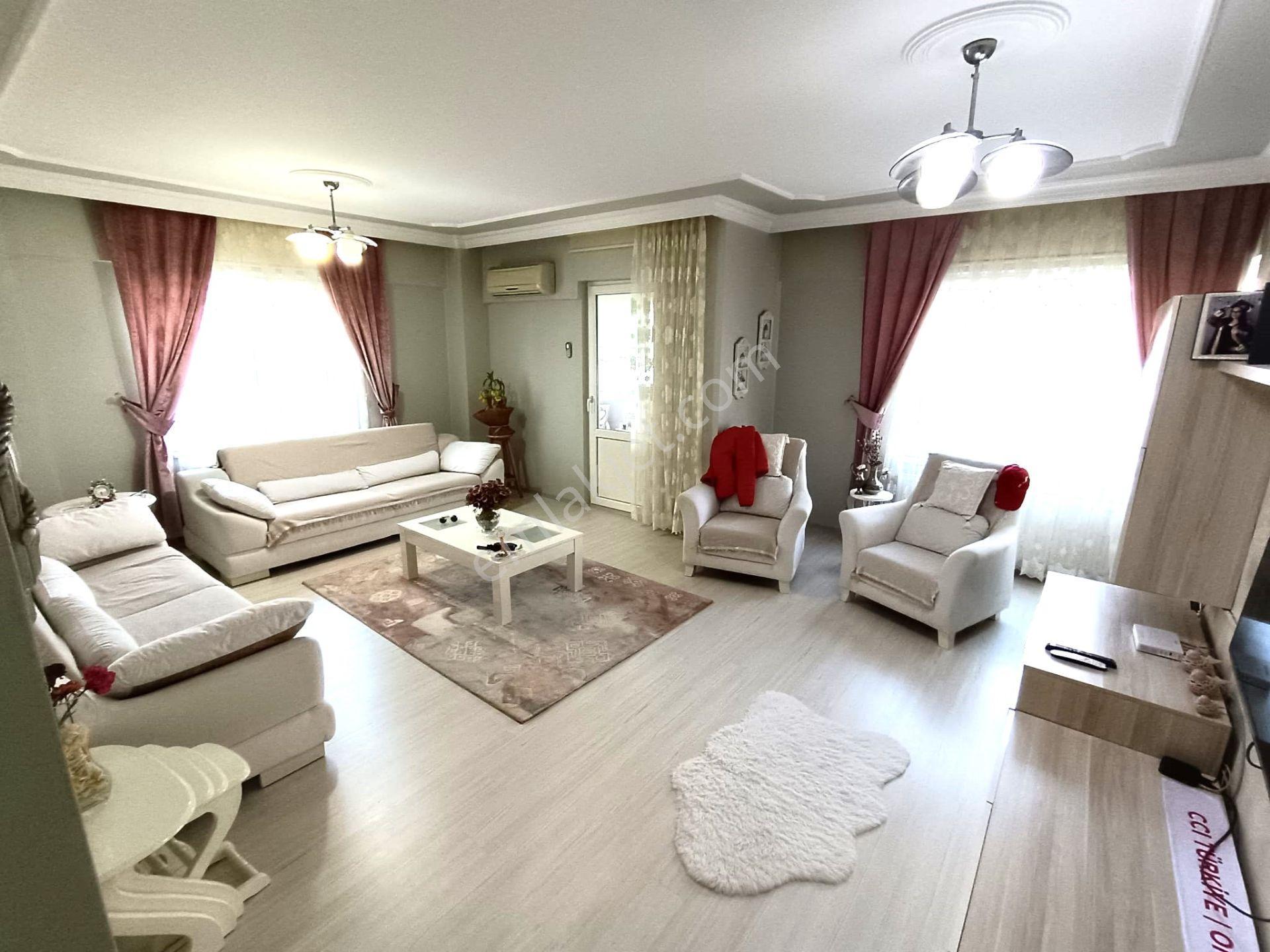 Tekirdağ Çorlu Kazimiye Mahallesinde 3+1 /136 M2 Ebeveyn Banyolu Site İçinde Satılık Daire